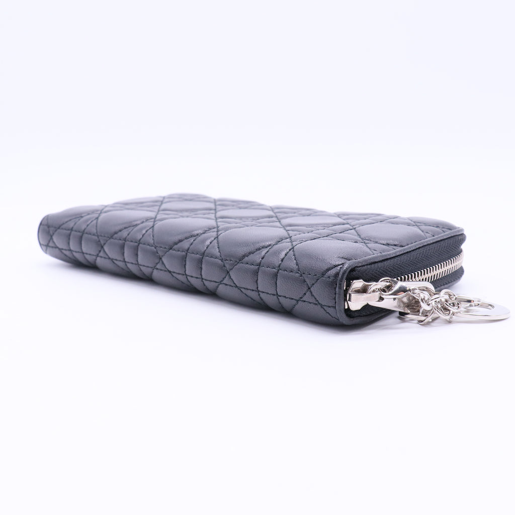 Lady Cannage Round Zip Long Wallet in Black