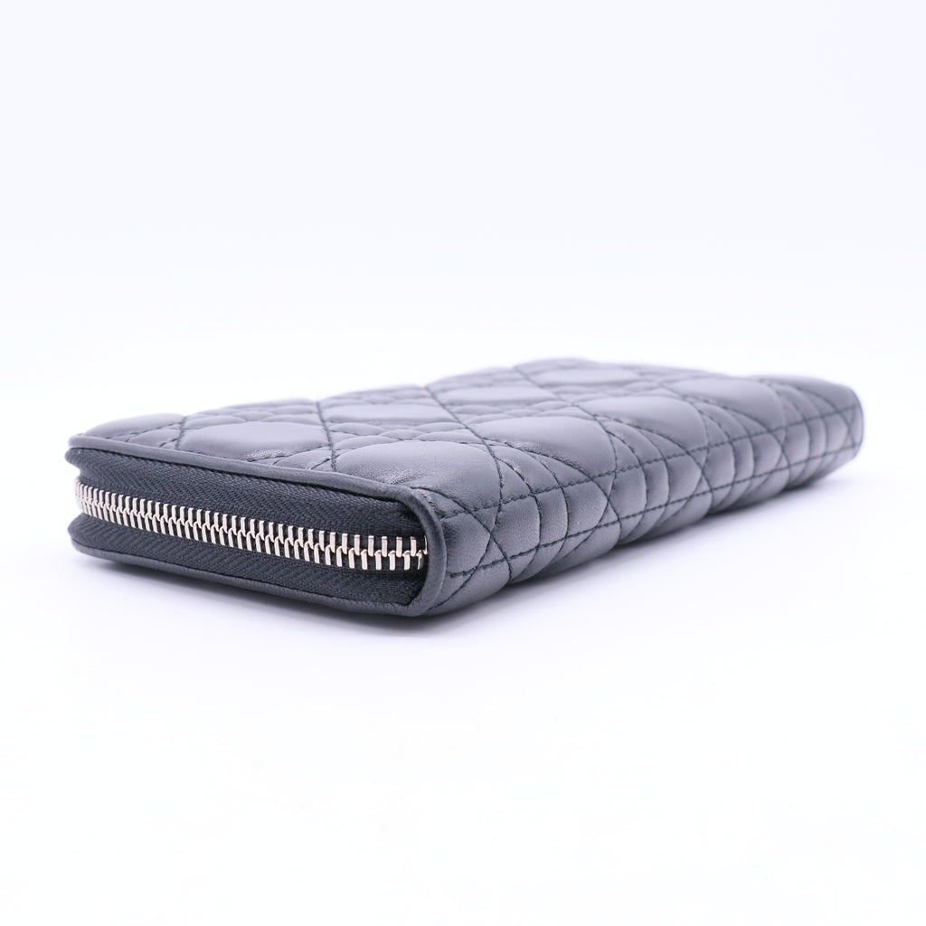 Lady Cannage Round Zip Long Wallet in Black
