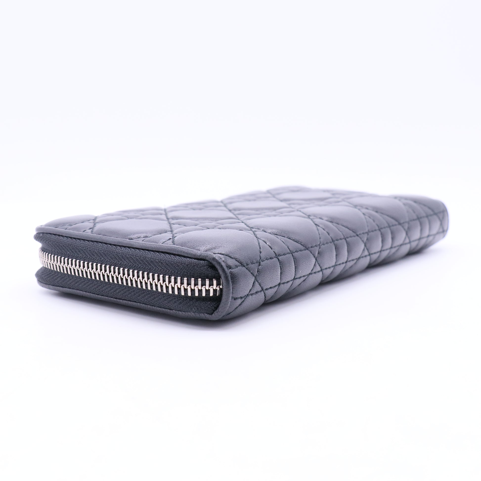 Lady Cannage Round Zip Long Wallet in Black