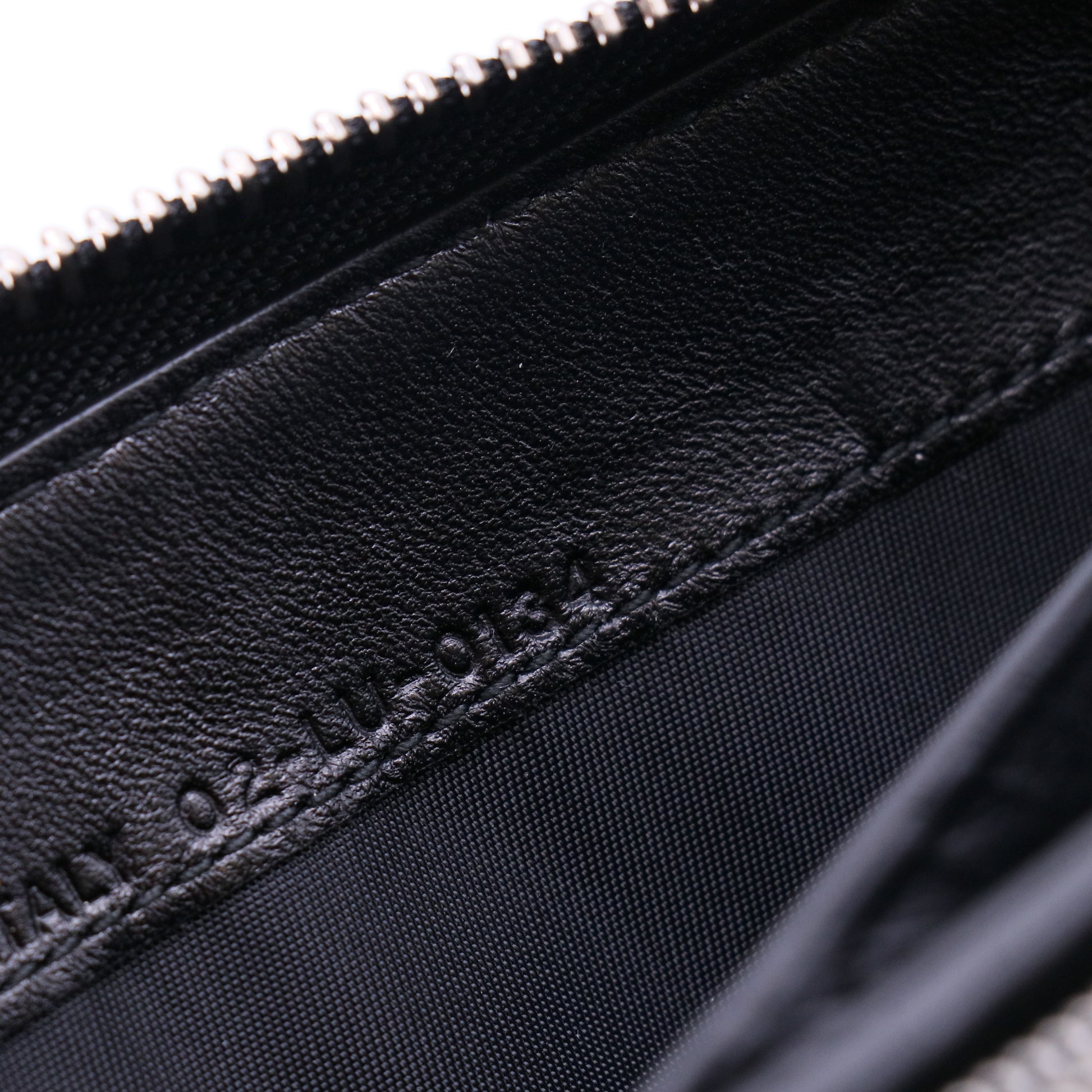 Lady Cannage Round Zip Long Wallet in Black