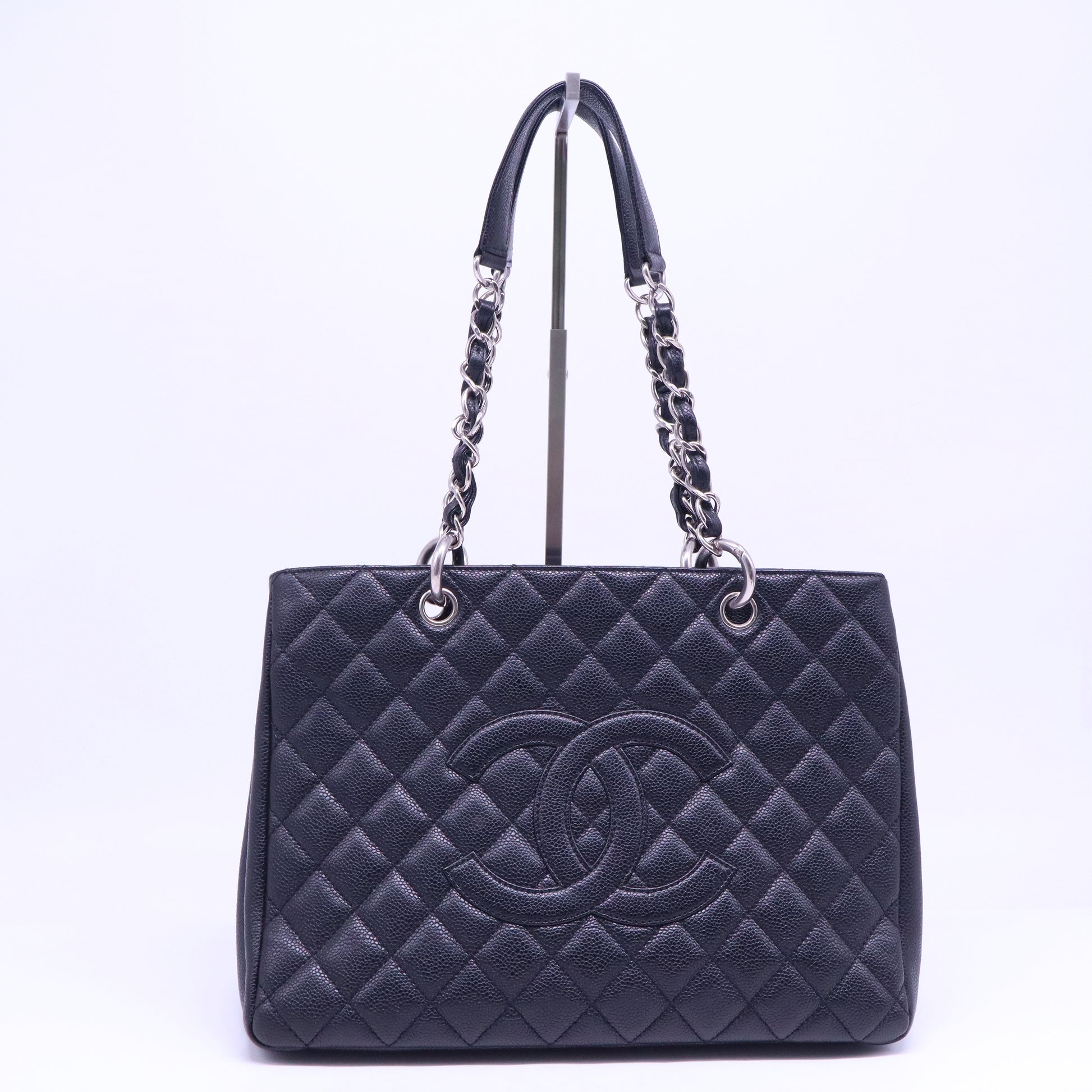 Grand Shopping Tote Quilted Caviar B21245