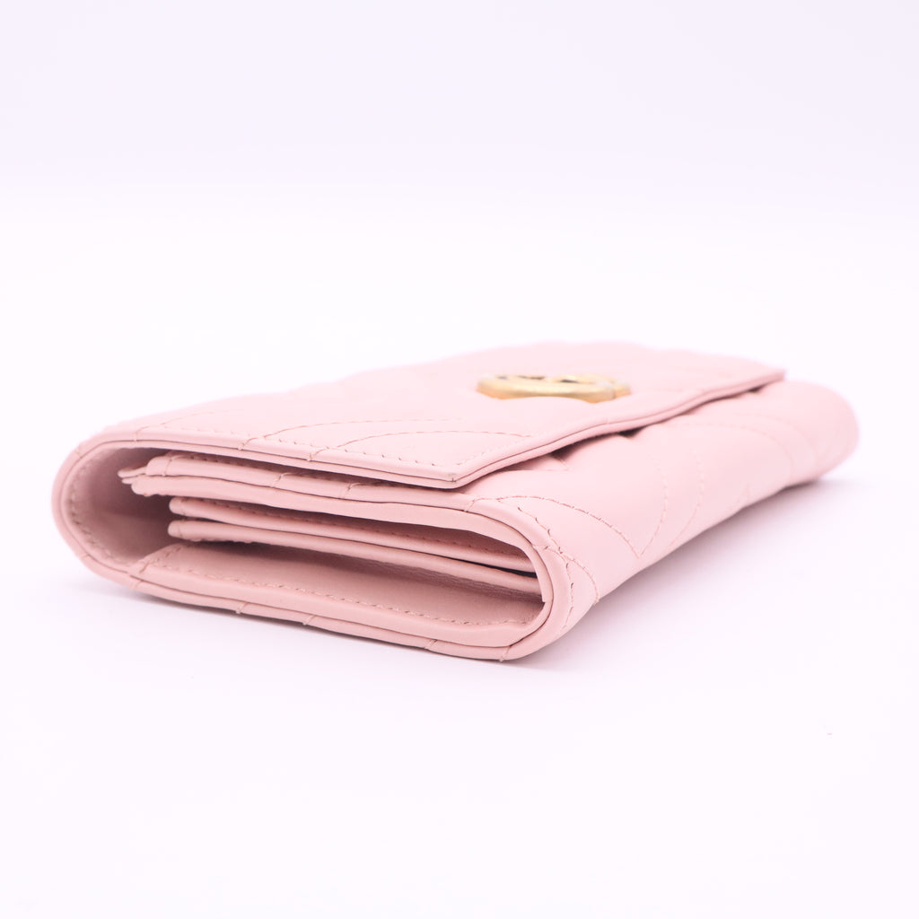 GUCCI Authentic GG Marmont Dusty Pink Leather Continental Flap Wallet with Gold-Tone Hardware Quilted Chevron Pattern twins