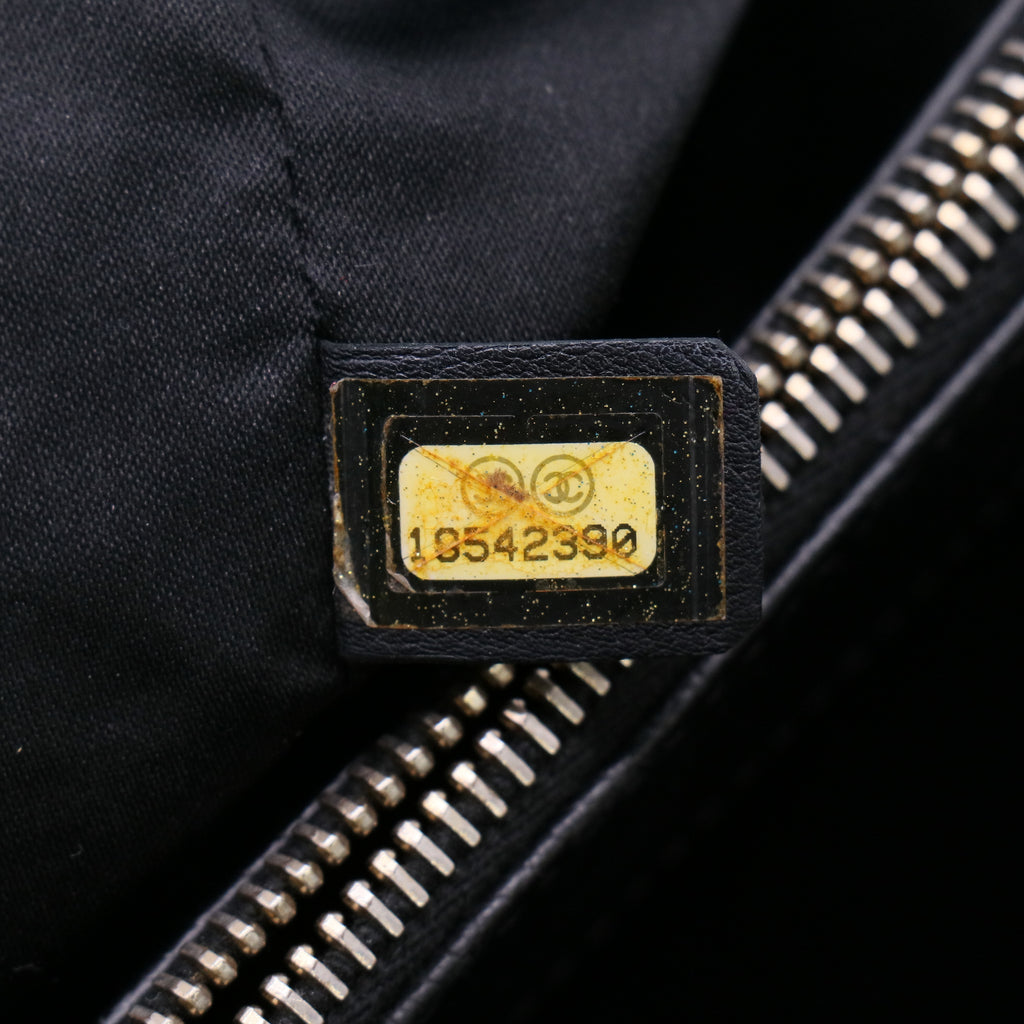 Chanel Caviar Quilted Grand Shopping Tote B23571