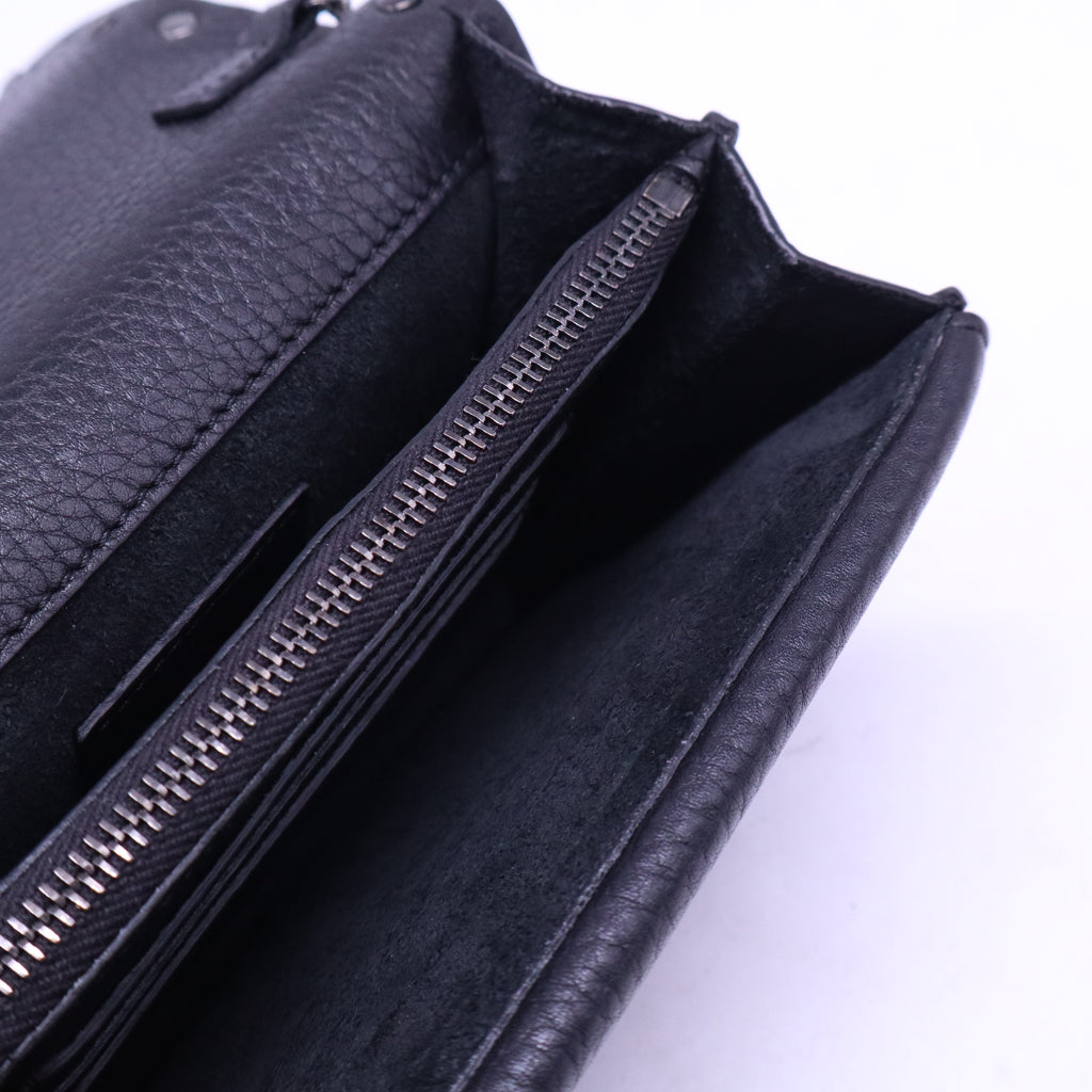 Valentino Garavani Rockstud Rolling Noir Leather Shoulder Bag B21142