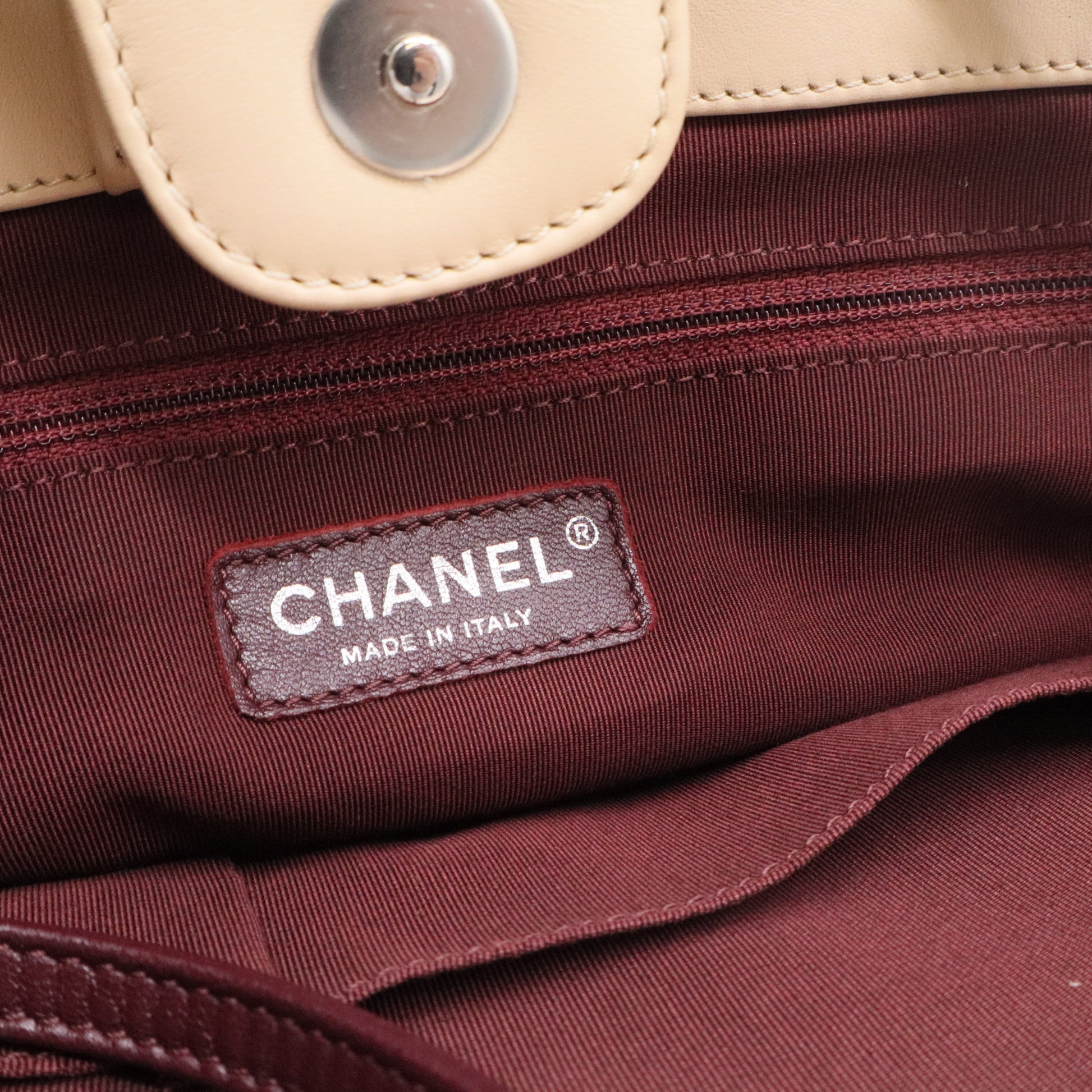 Classic black and cream leather quilted tote shoulder bag Beige