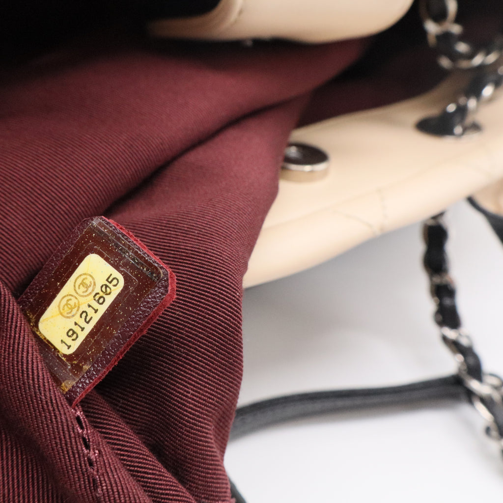 Classic black and cream leather quilted tote shoulder bag Beige