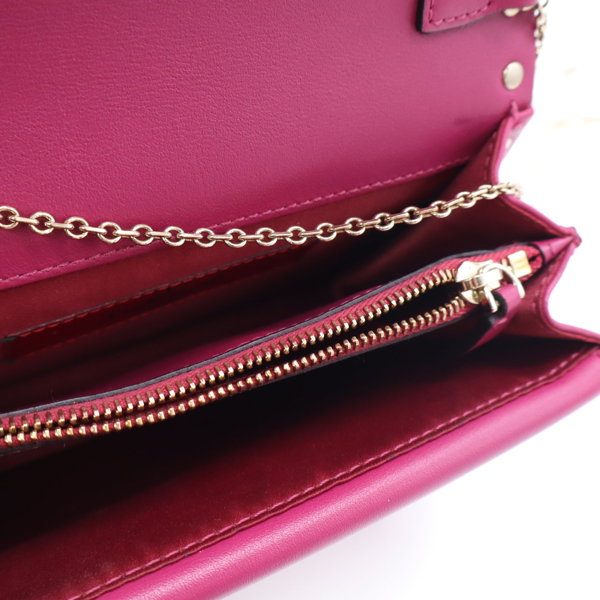 Valentino Rockstud Clutch B24043