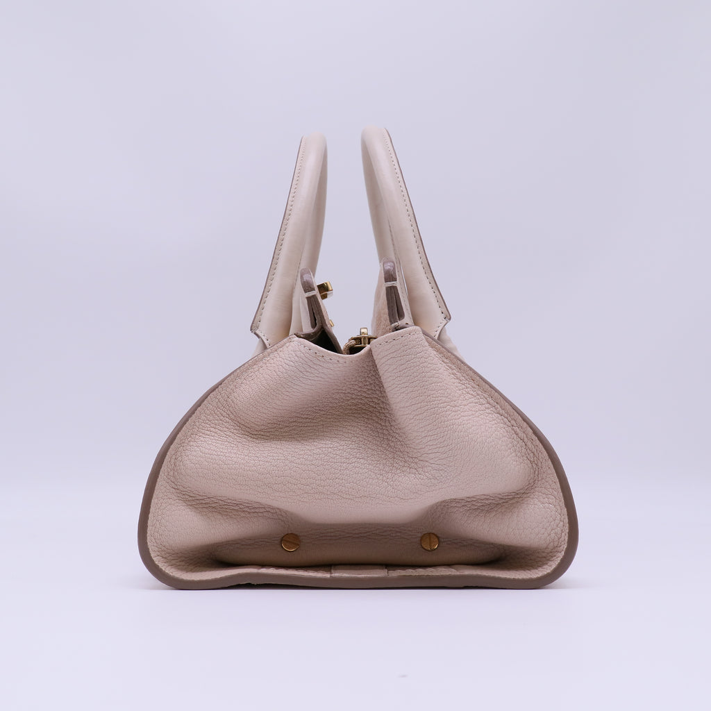 Medium Everston Bag B21701
