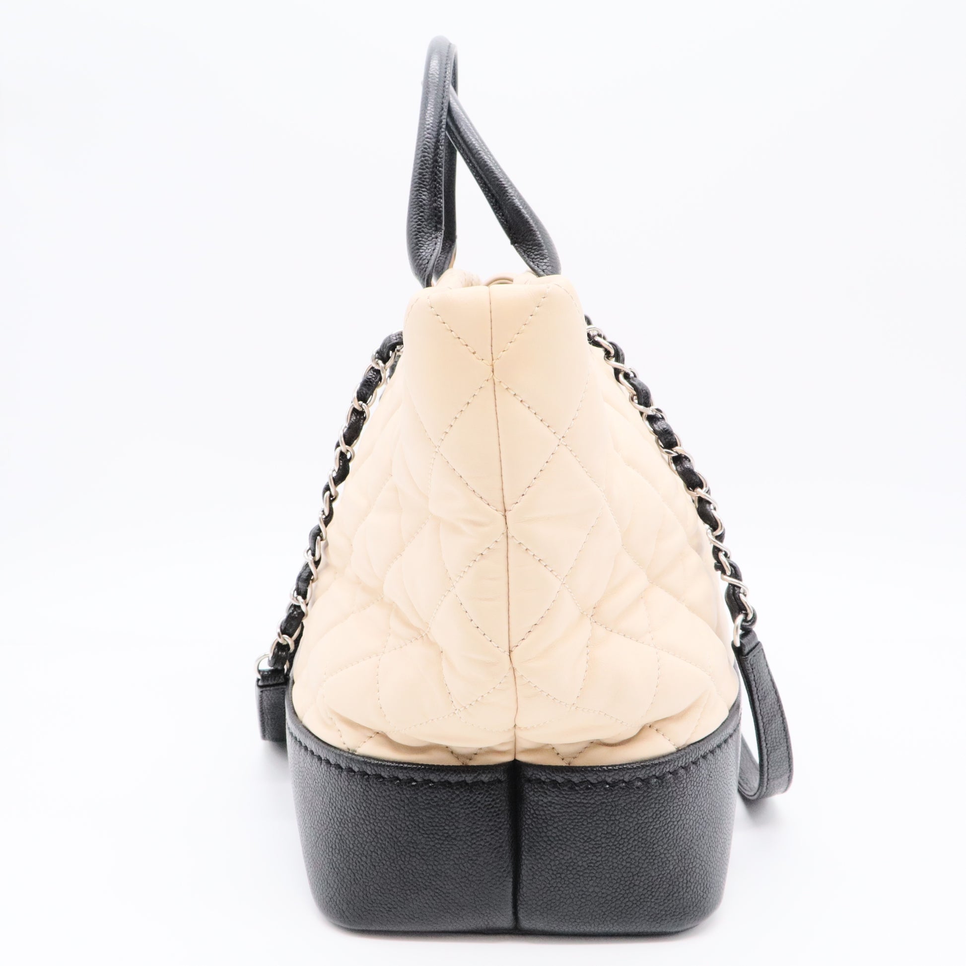 Classic black and cream leather quilted tote shoulder bag Beige