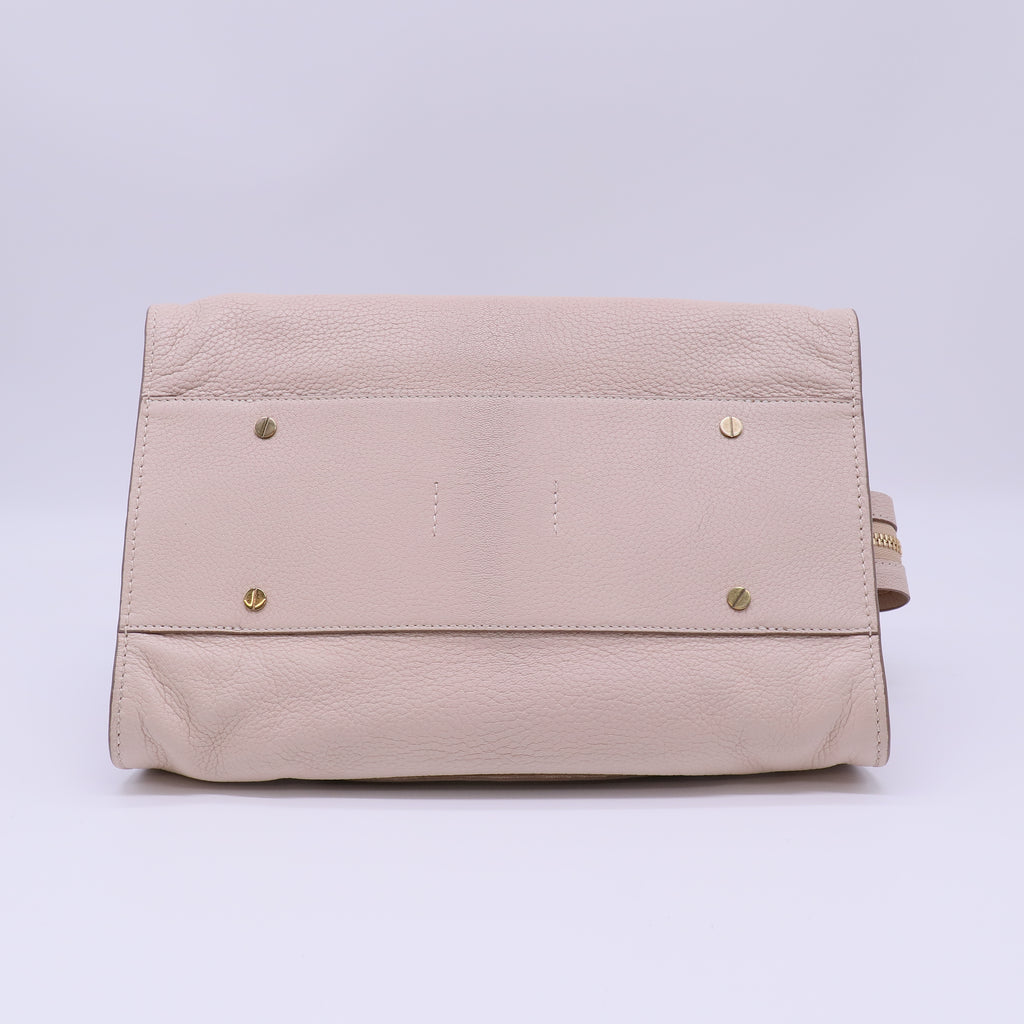 Medium Everston Bag B21701