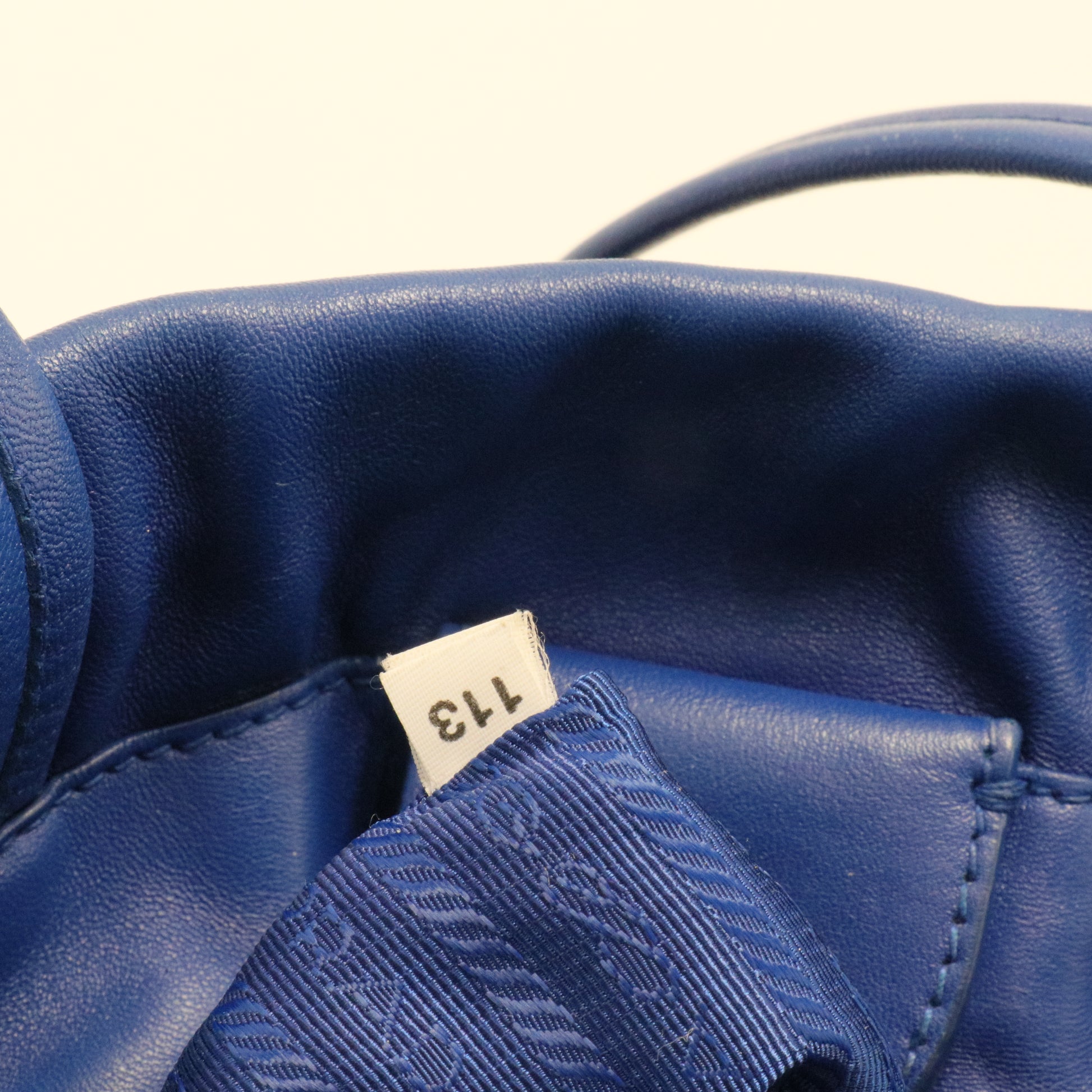 Convertible Bow Tie Shoulder Bag Tessuto