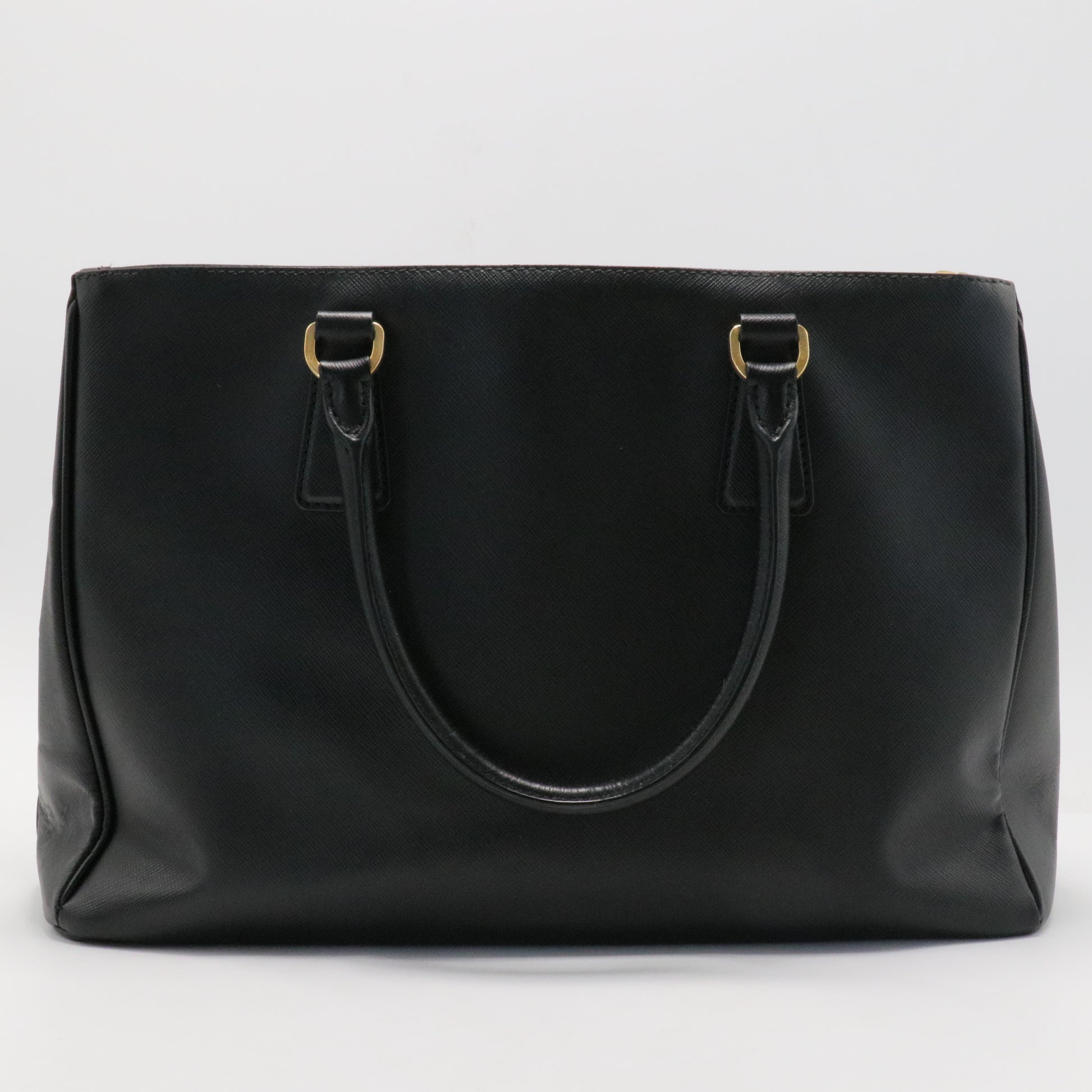 Saffiano Medium Galleria Double Zip Tote Black
