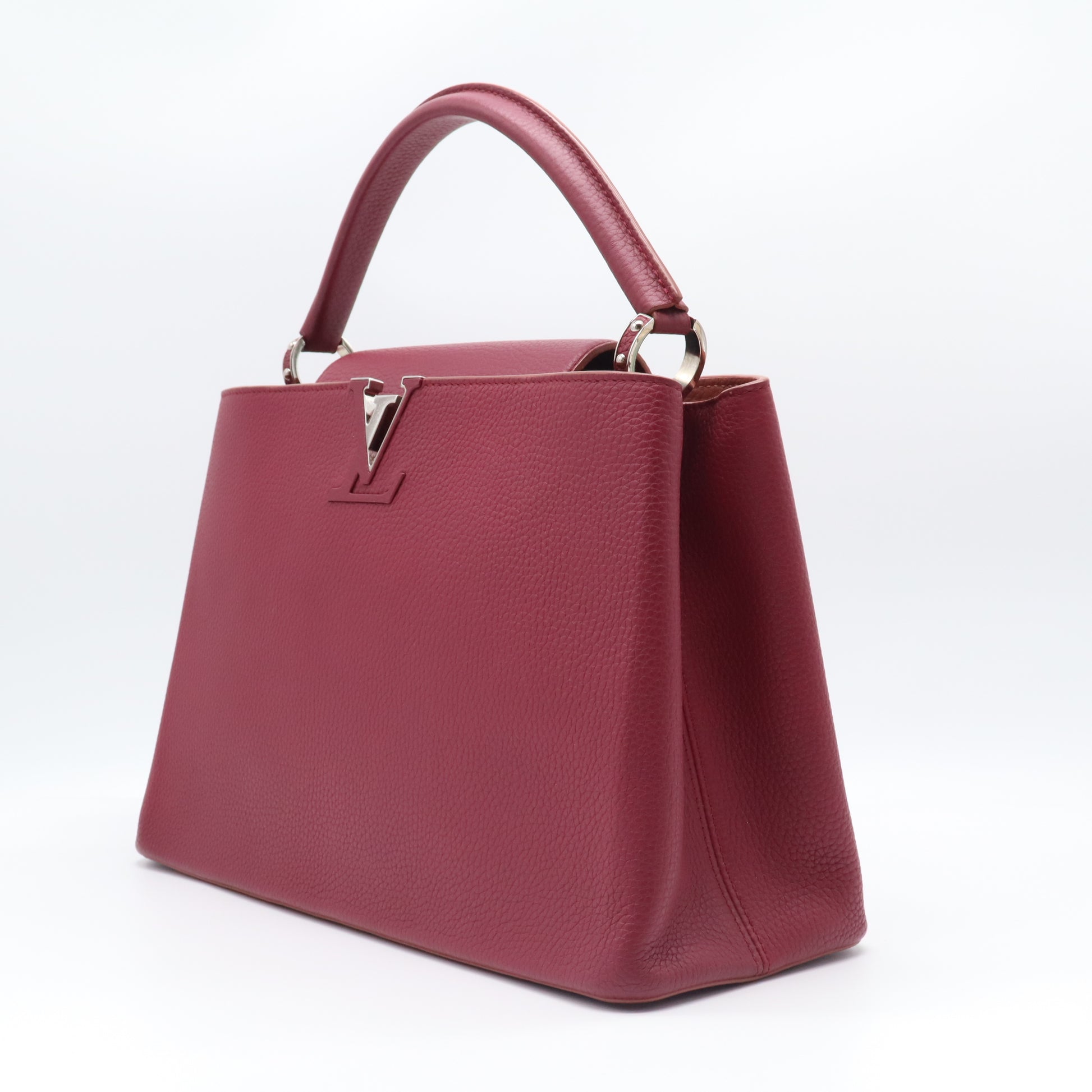 Louis Vuitton Taurillon Capucines MM B22061