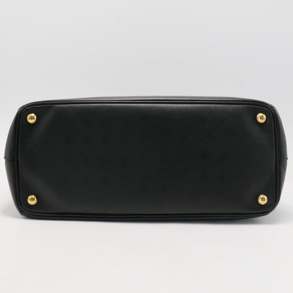 Saffiano Medium Galleria Double Zip Tote Black