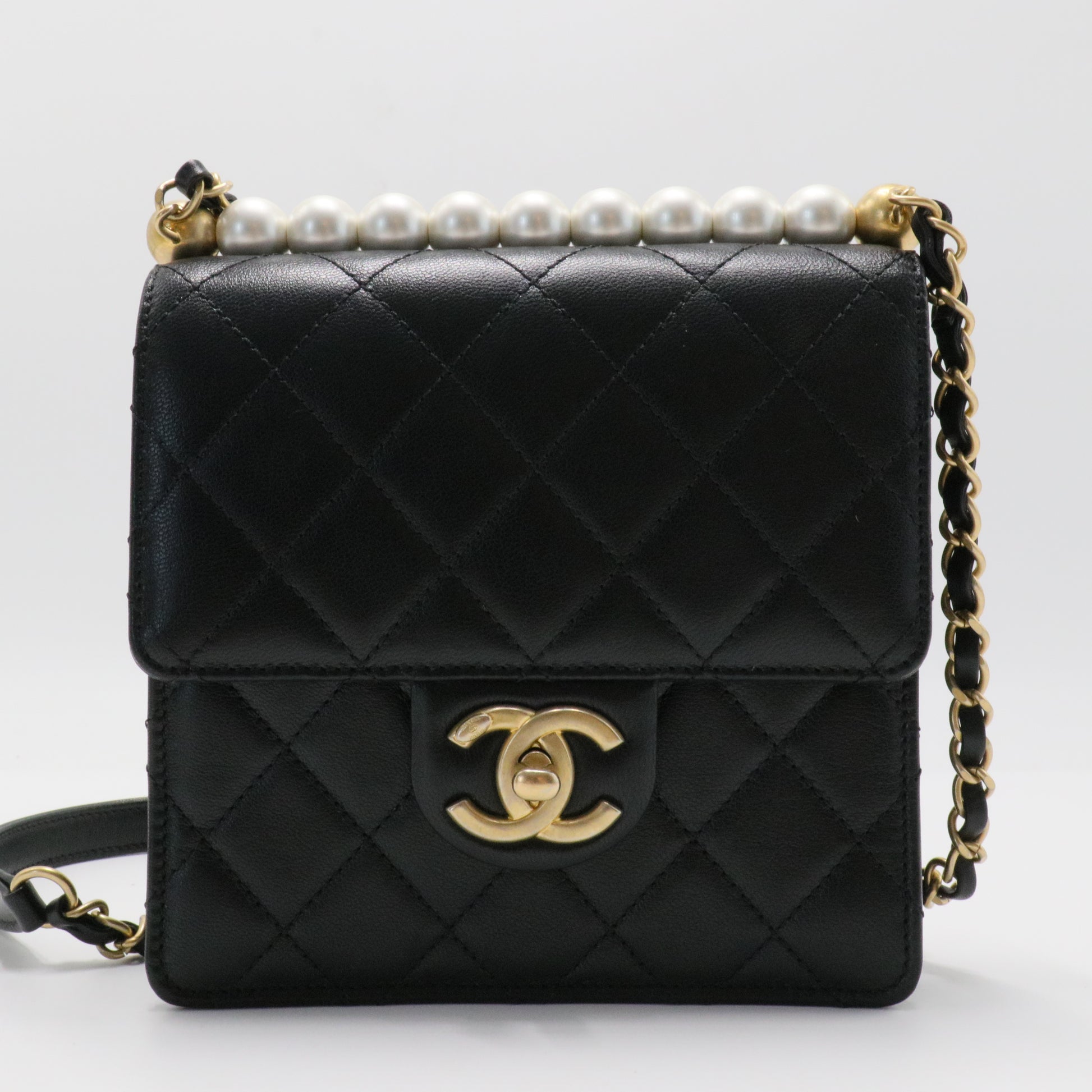 Small Chic Pearls Flap Bag Lambskin