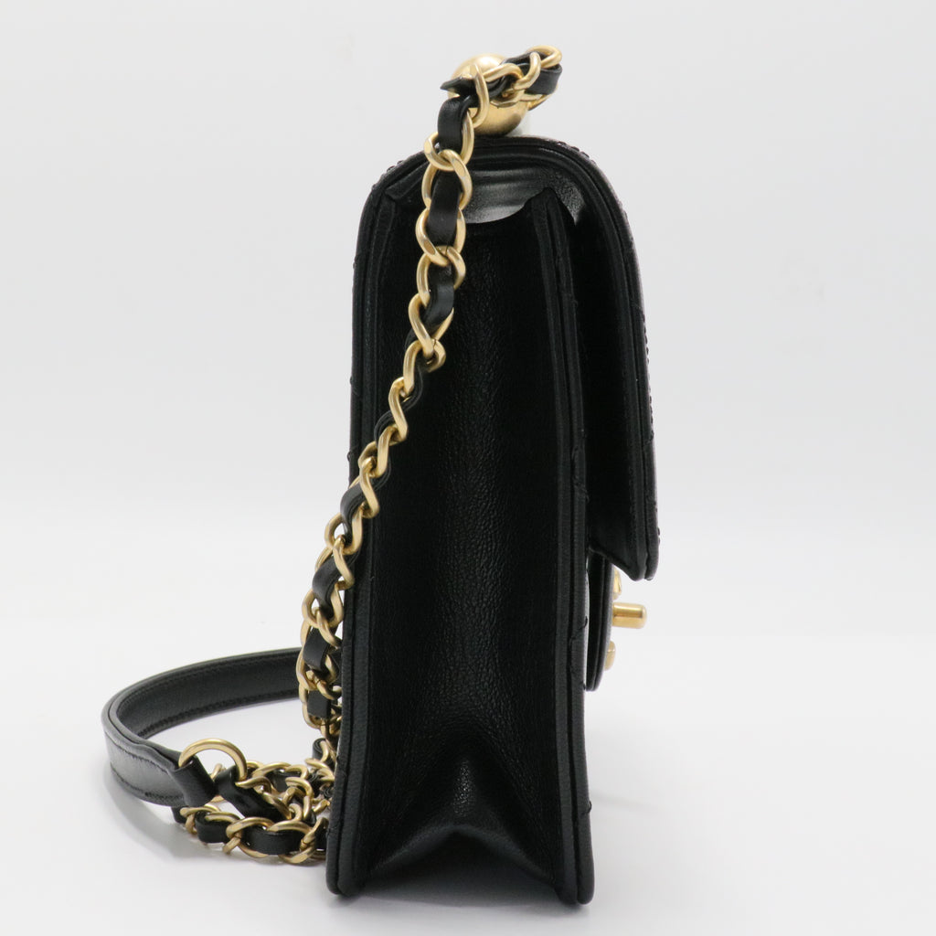 Small Chic Pearls Flap Bag Lambskin