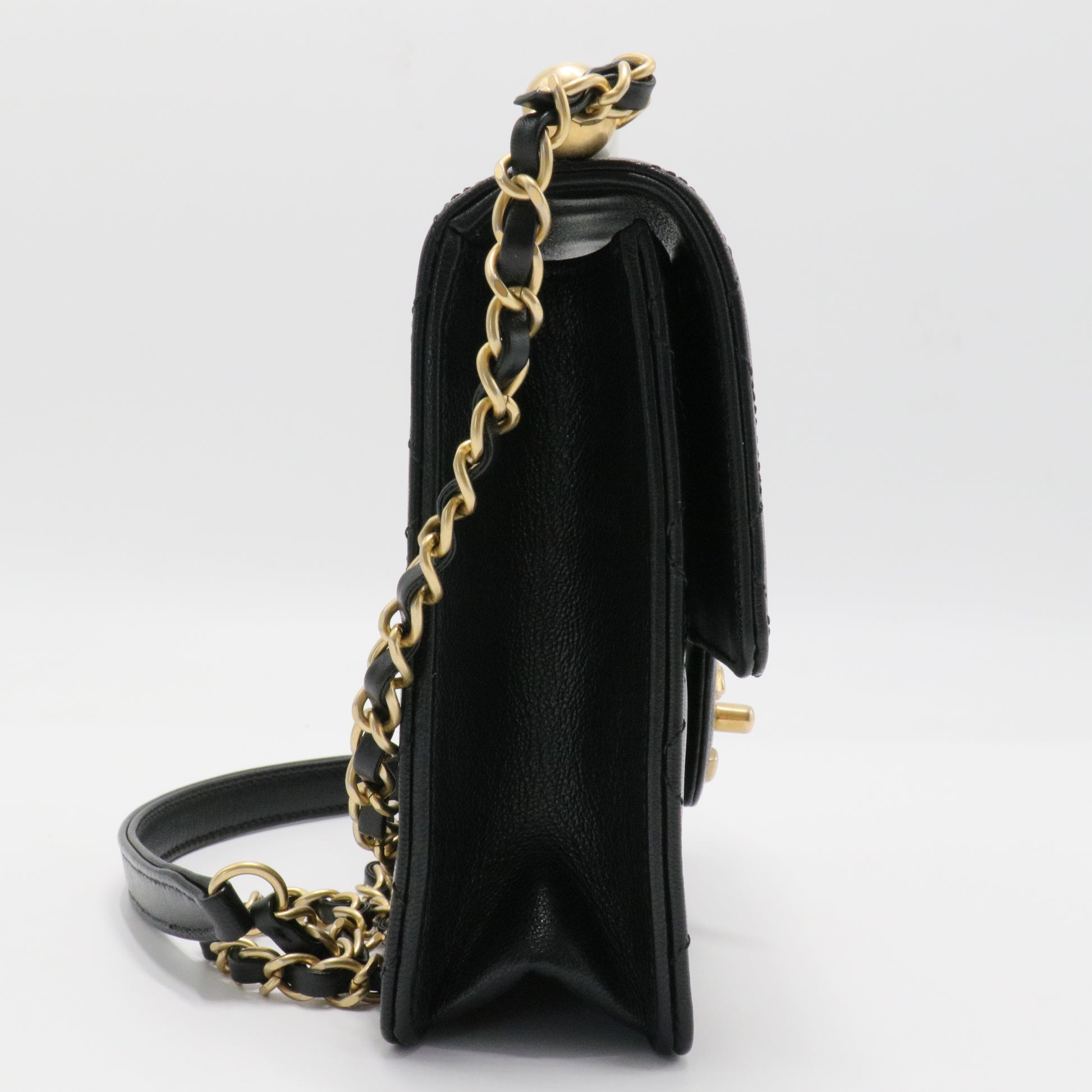 Small Chic Pearls Flap Bag Lambskin