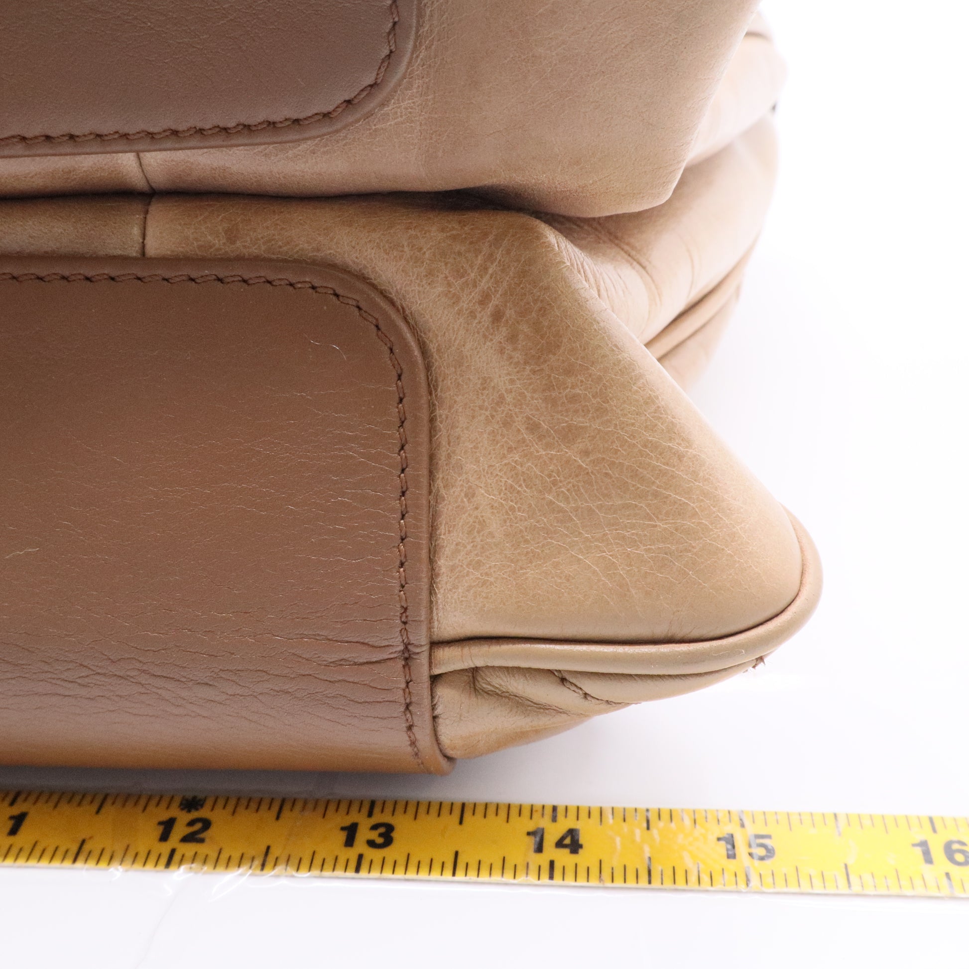 City CC Shopper Tote in Neutral, Leather