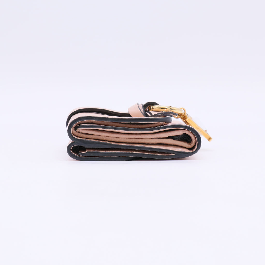 Chloe Small Alphabet tri-fold in grained leather W23087
