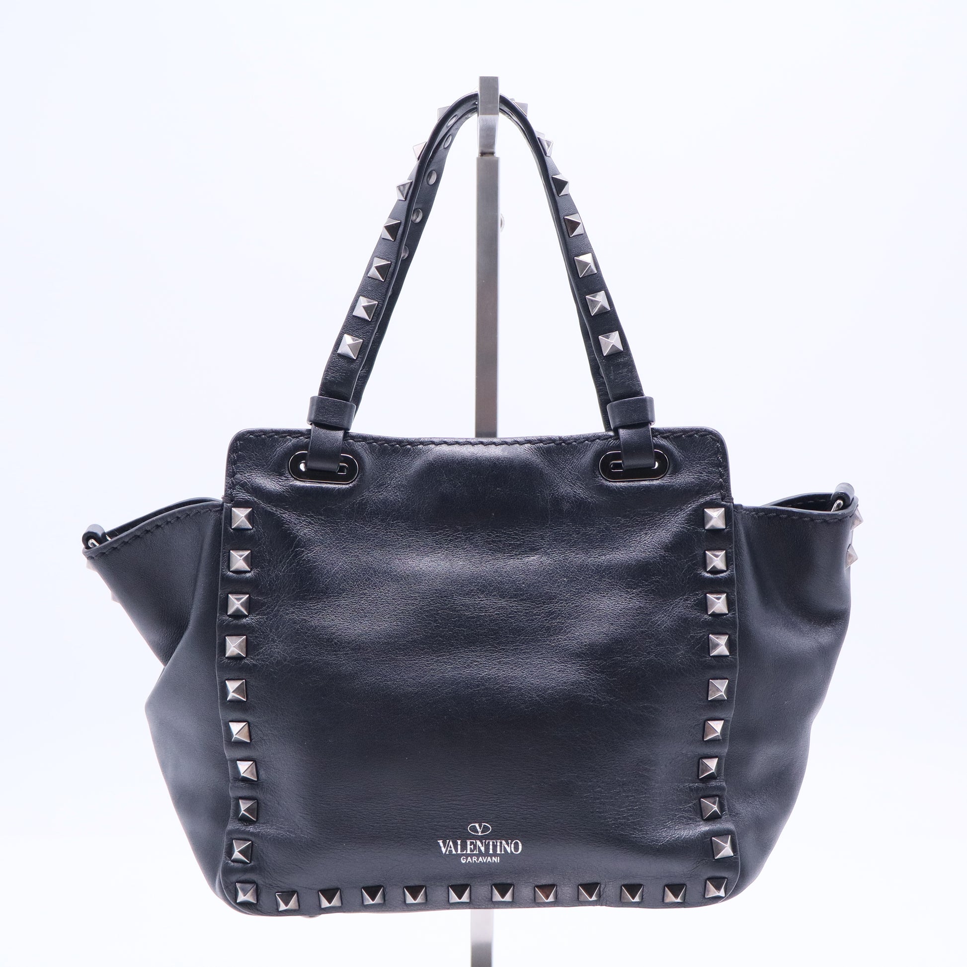Rockstud leather crossbody bag B20180