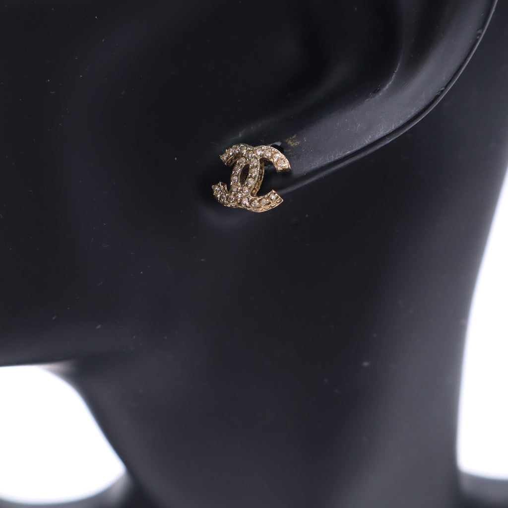 Chanel CC Stud Earrings Gold Hardware twins LDZ1054