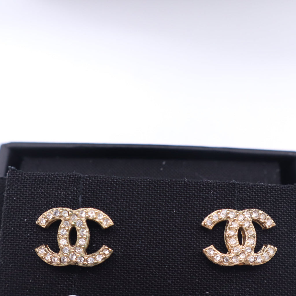 Chanel CC Stud Earrings Gold Hardware twins LDZ1054