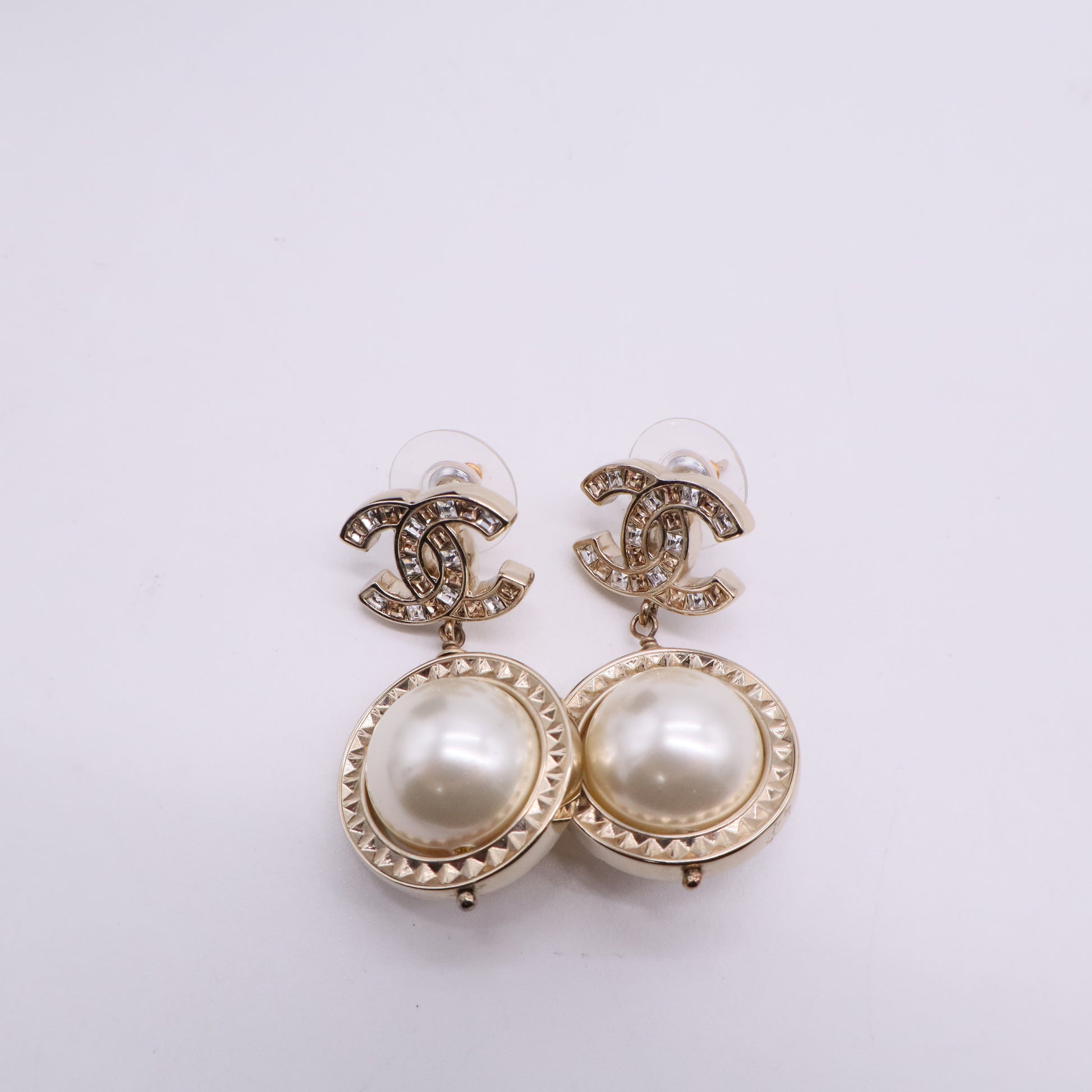 Chanel Coco Mark Pearl Rhinestone Earrings Gold Twins LDJ2862