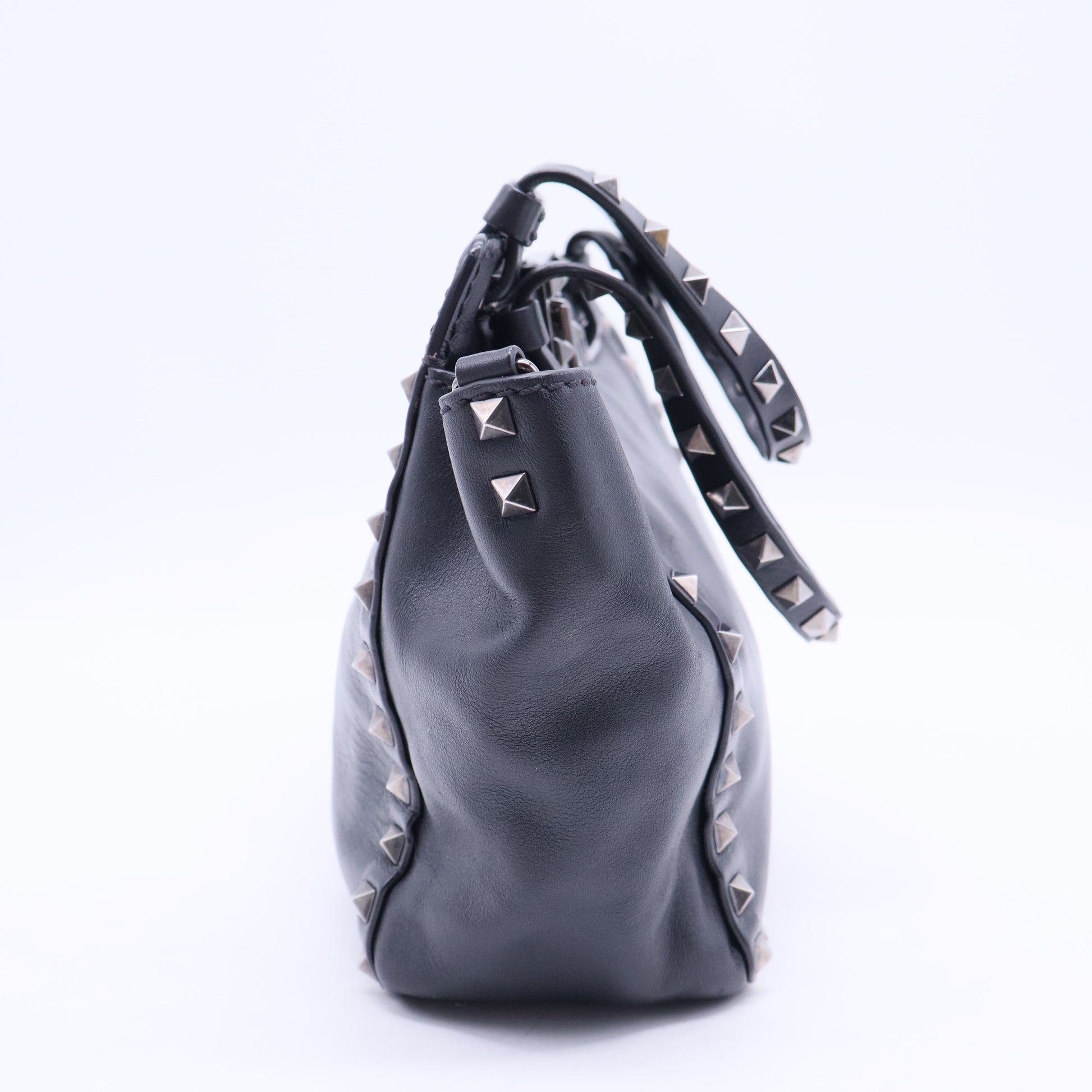 Rockstud leather crossbody bag B20180