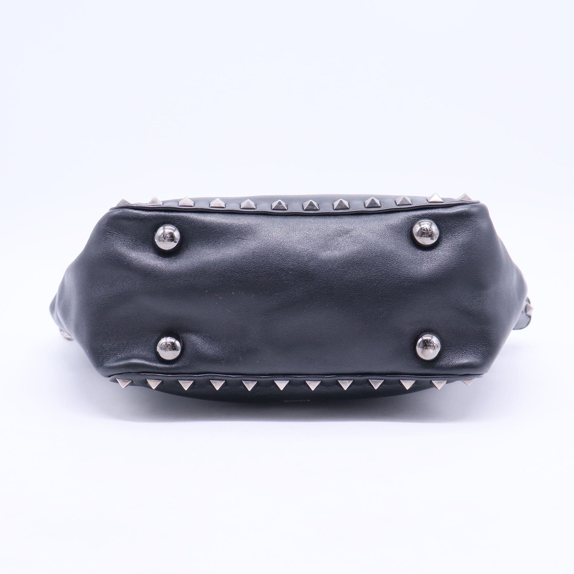 Rockstud leather crossbody bag B20180