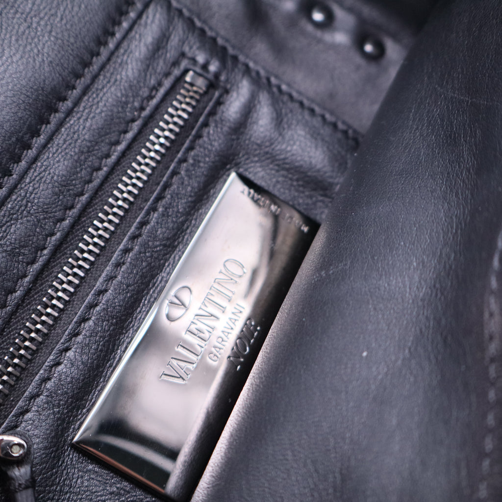 Rockstud leather crossbody bag B20180