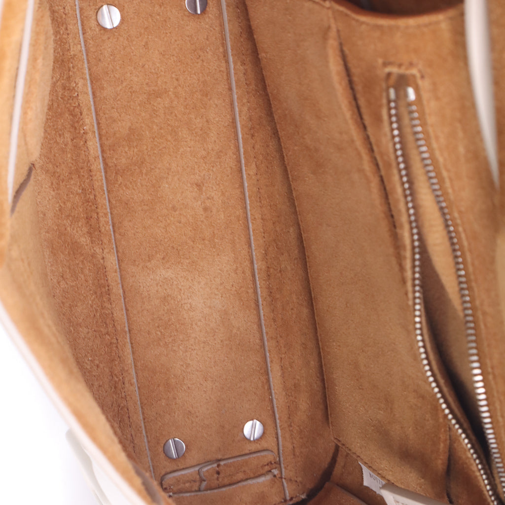 Bottega Veneta Calfskin Arco Mini B24121