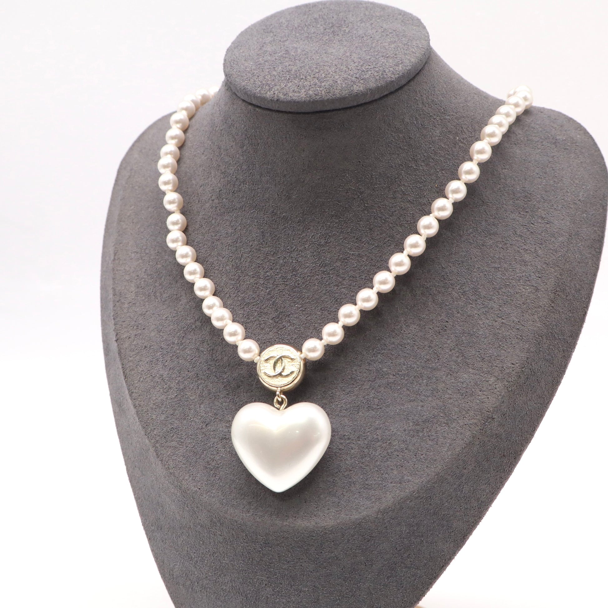 Chanel Heart CC Logo Faux Pearl Necklace Twins LDZ128