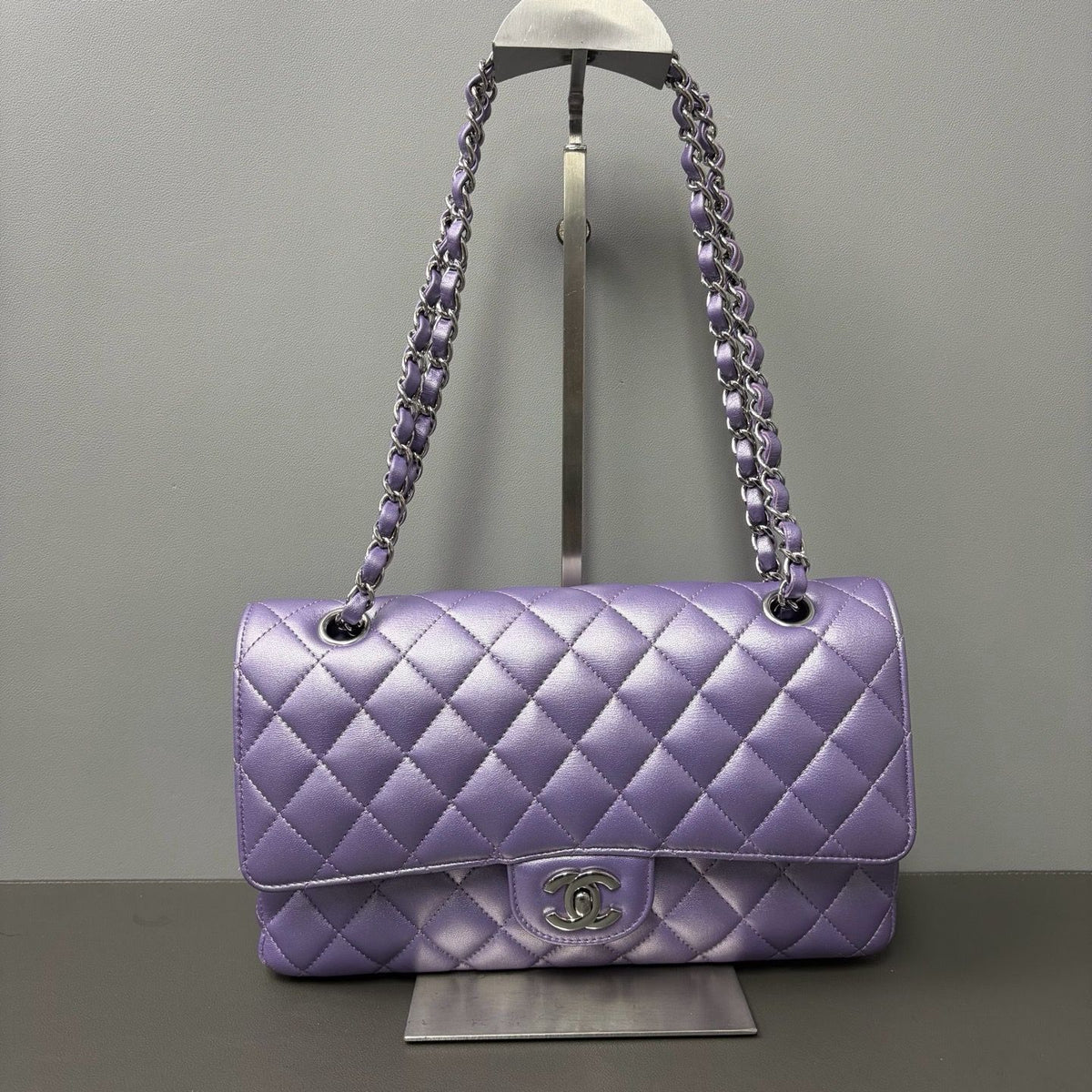 Chanel Classic Medium Double Flap Bag in Metallic/Iridescent Purple Lambskin twins LDZ1432