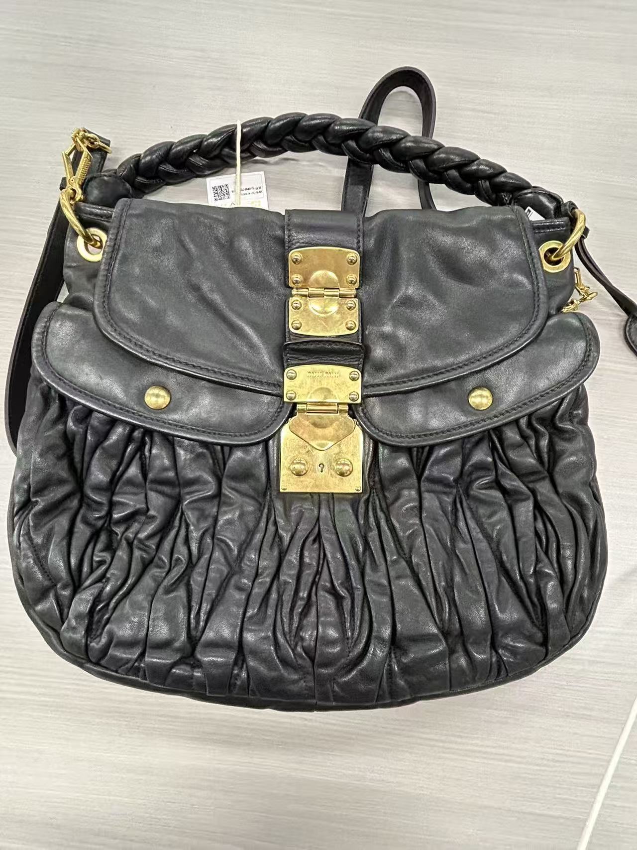 MiuMiu balck leather shoulder bag B21518