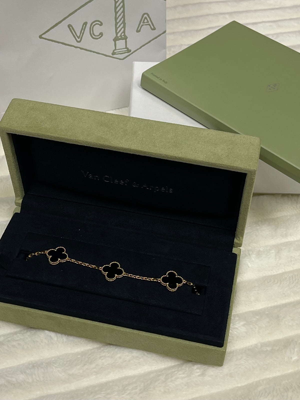 Pre-Own Van Cleef & Arpels 5 Motifs, Black