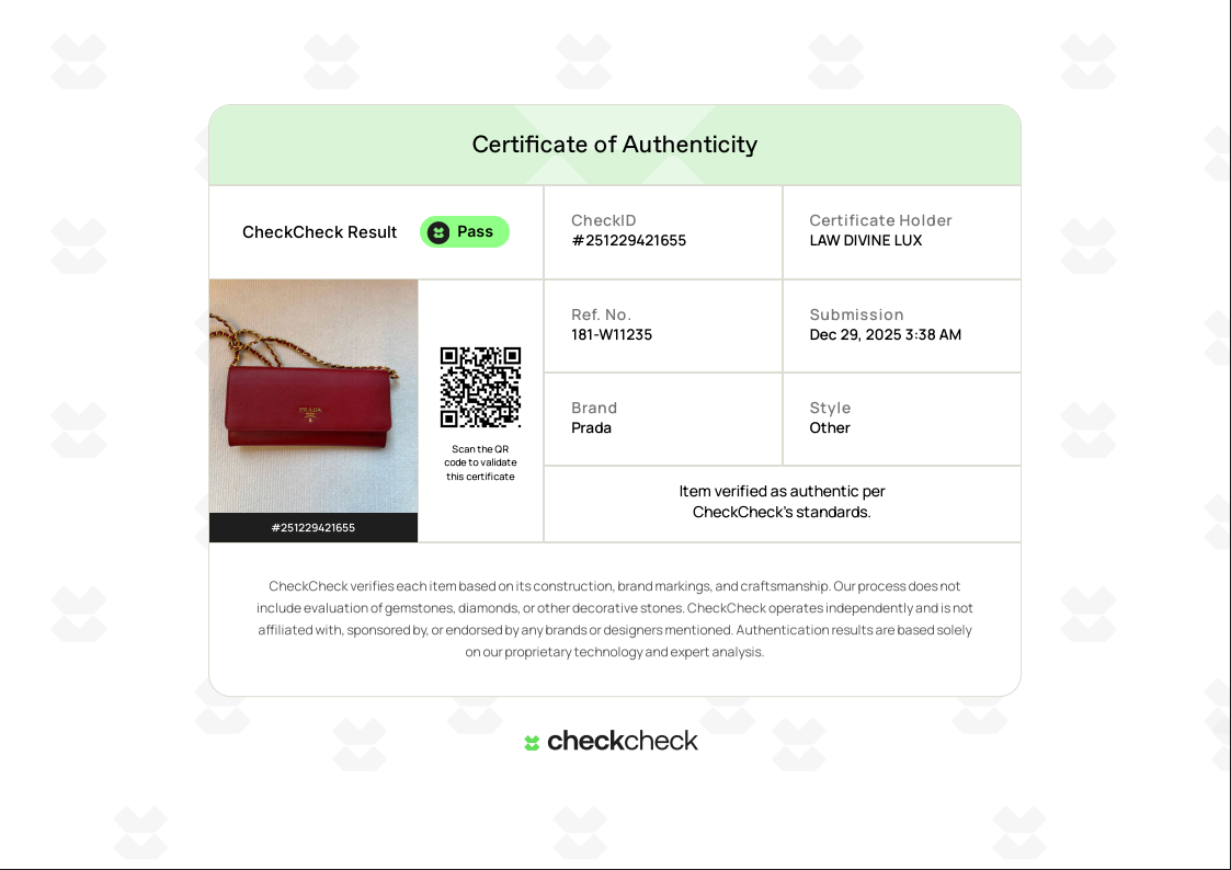 Saffiano Metal Wallet on Chain