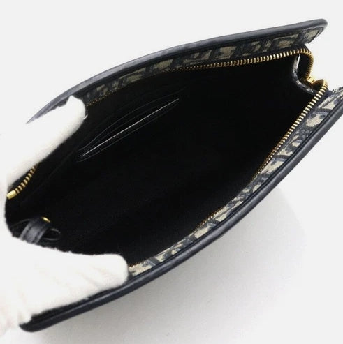 30 Montaigne Cloth Clutch Bag - twins