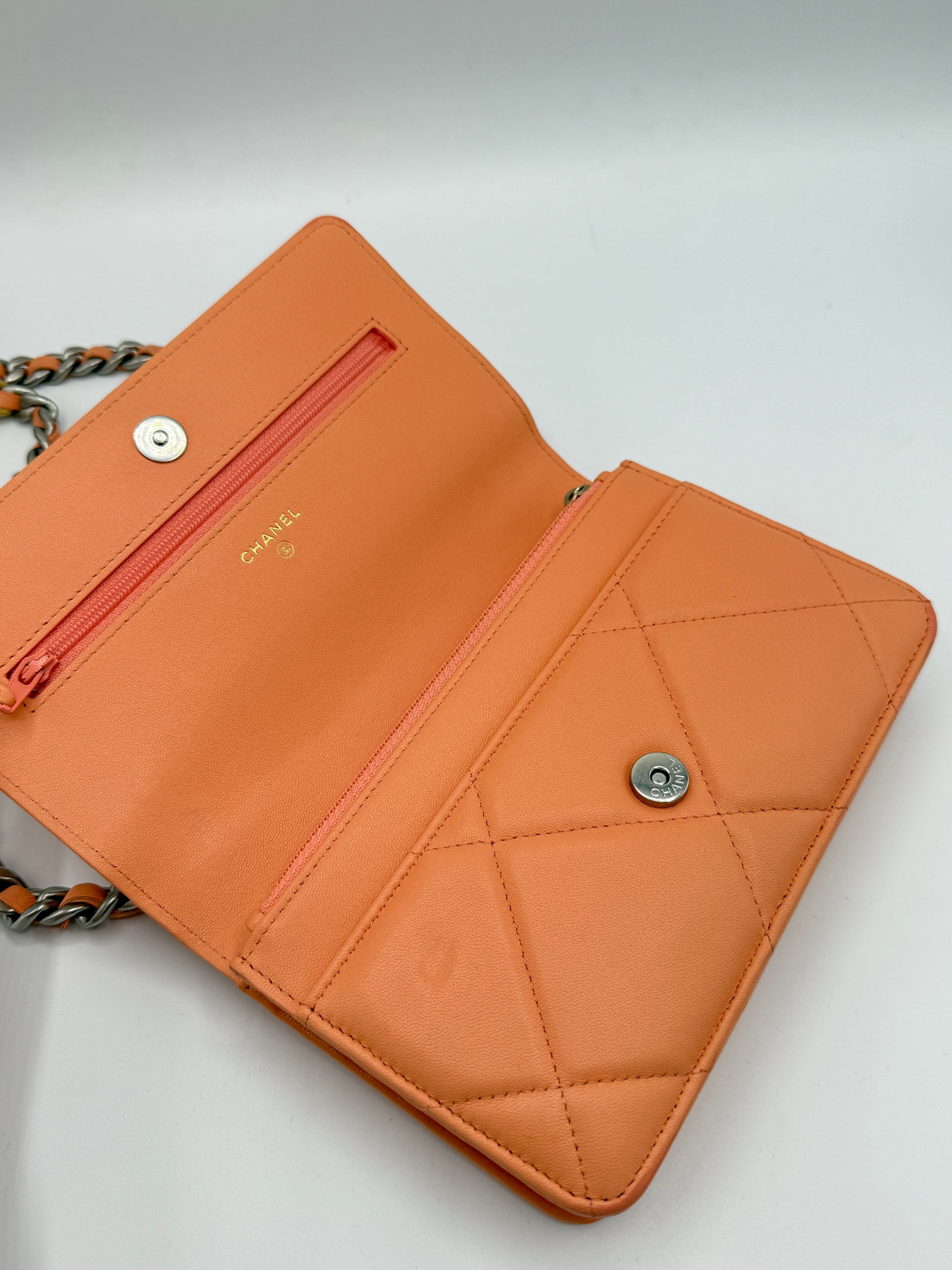 19 Wallet on Chain Quilted Lambskin