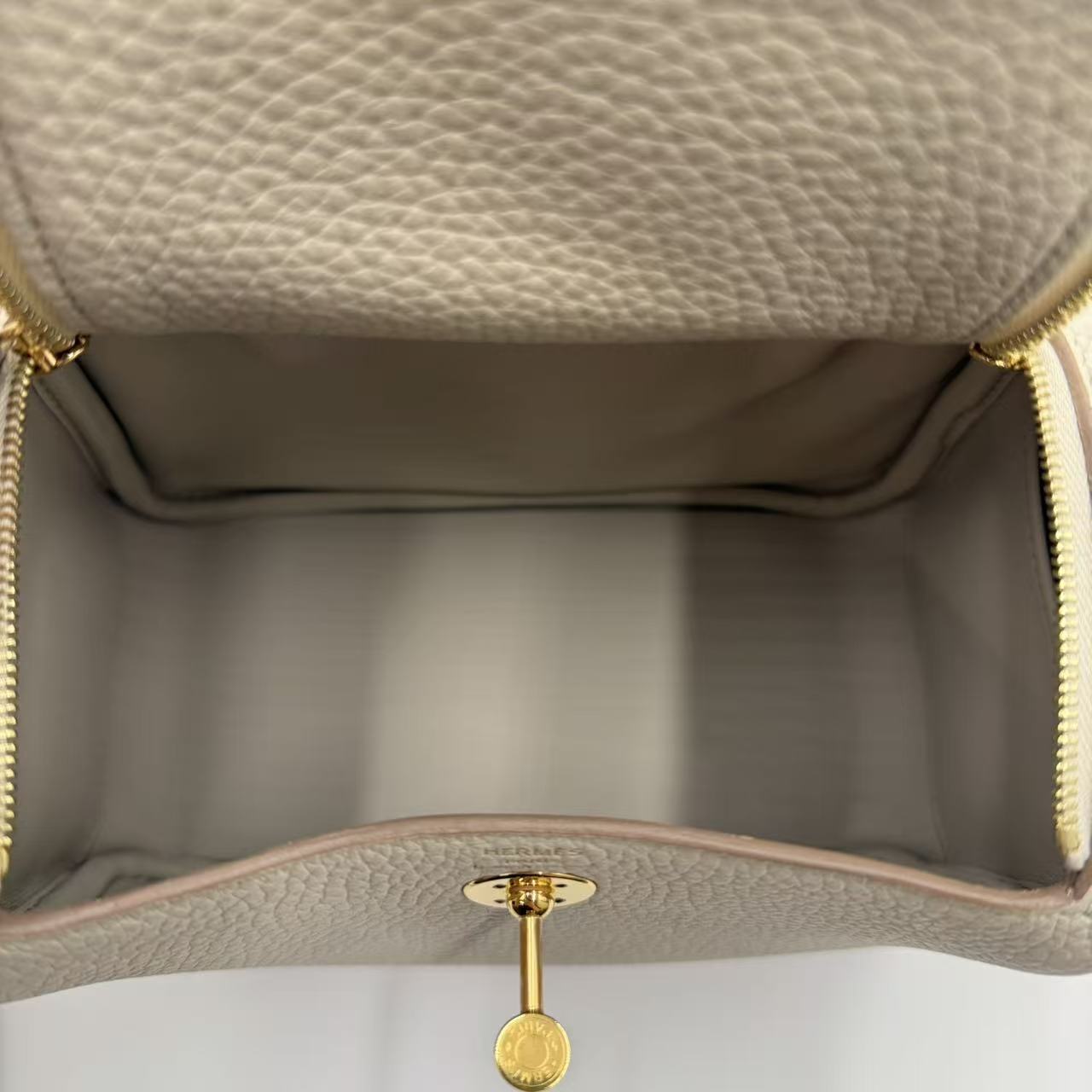 Lindy Mini Taurillon Clemence 8L Beton UPY741(2022)