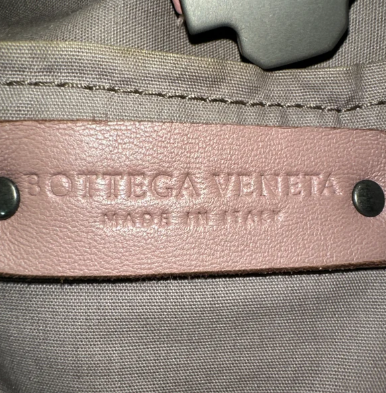 Capri Tote Intrecciato Nappa Medium  B24068