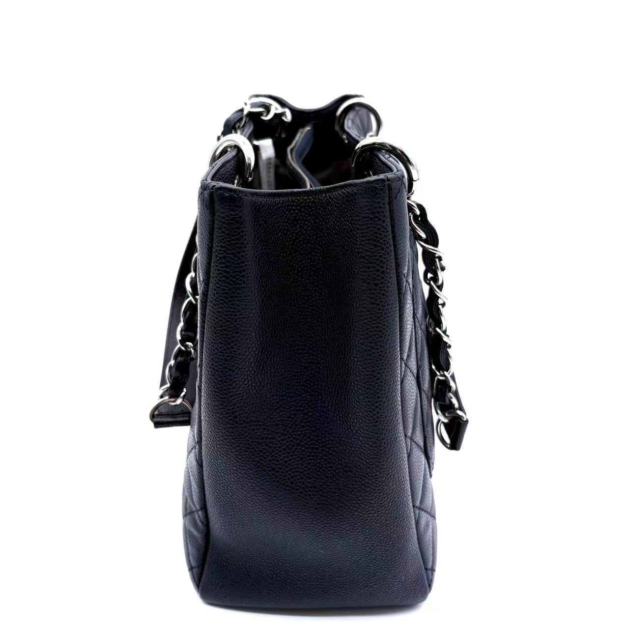 Grand Shopping Tote Quilted Caviar