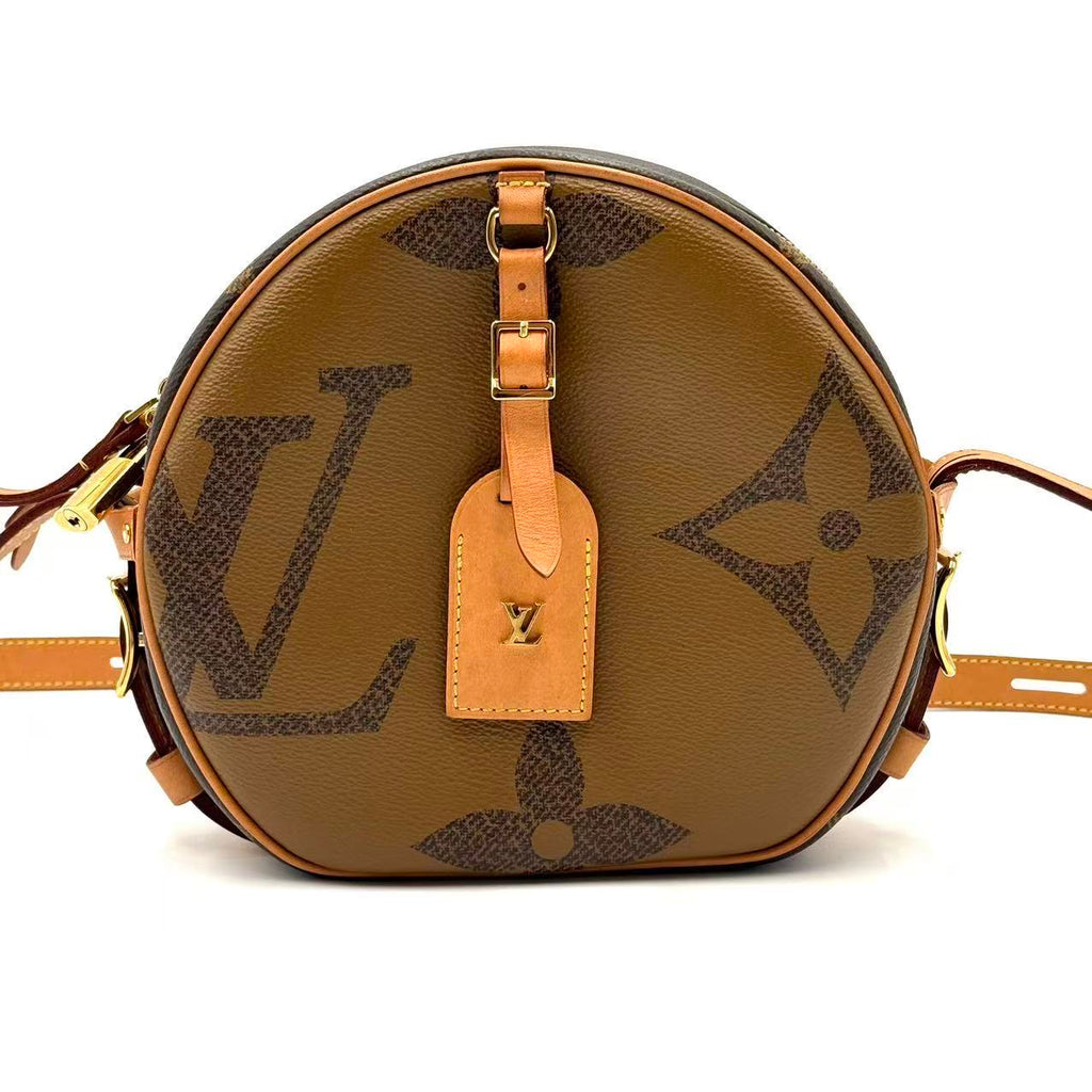 Reverse Monogram Giant Boite Chapeau Souple