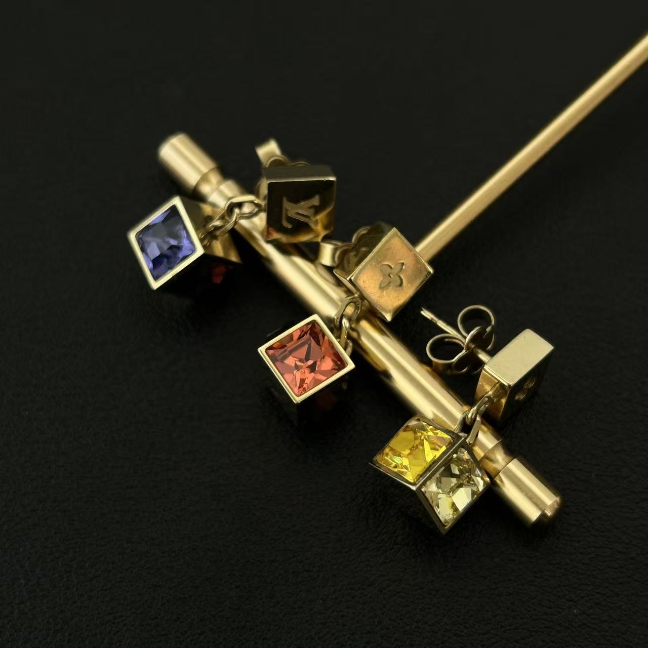 Louis Vuitton Swarovski Gamble Earring Set Sunset Gold twins LDJ4469