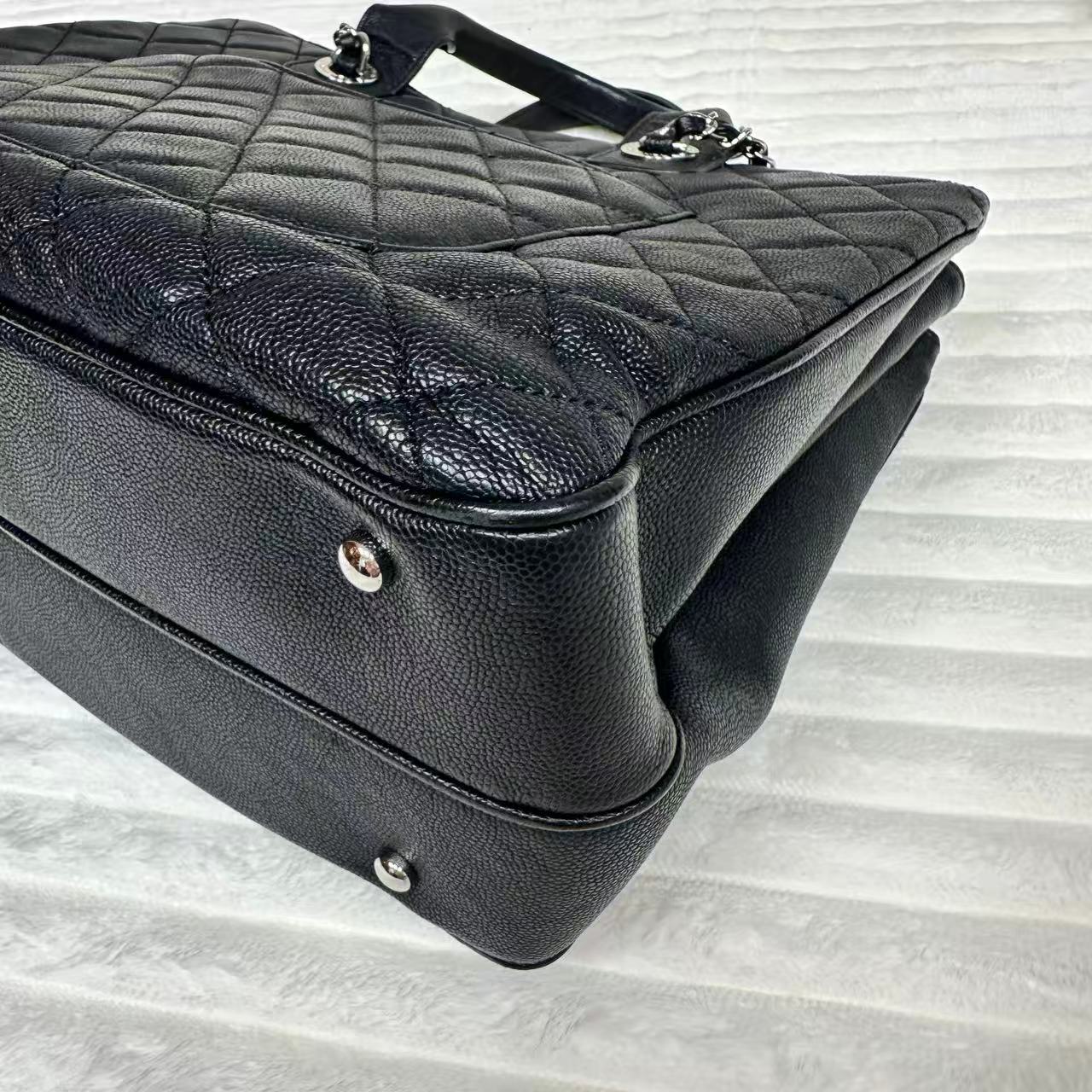 Urban Companion Top Handle Shopping Tote Quilted Caviar Large
