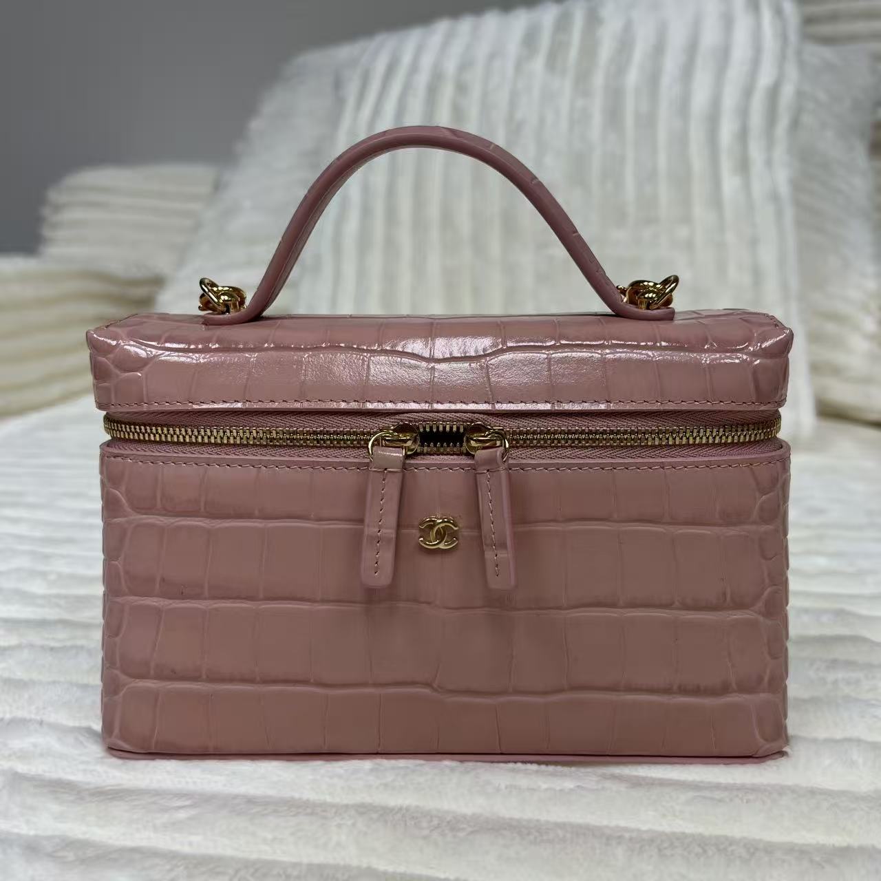 2026 Calfskin Slim Vanity Case With Chain Pink