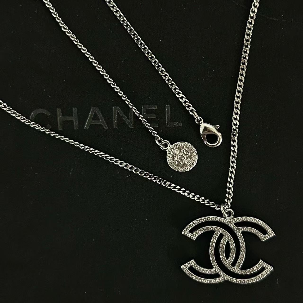 Necklace Metal Black and Silver Pendant Necklace Twins LDJ3985