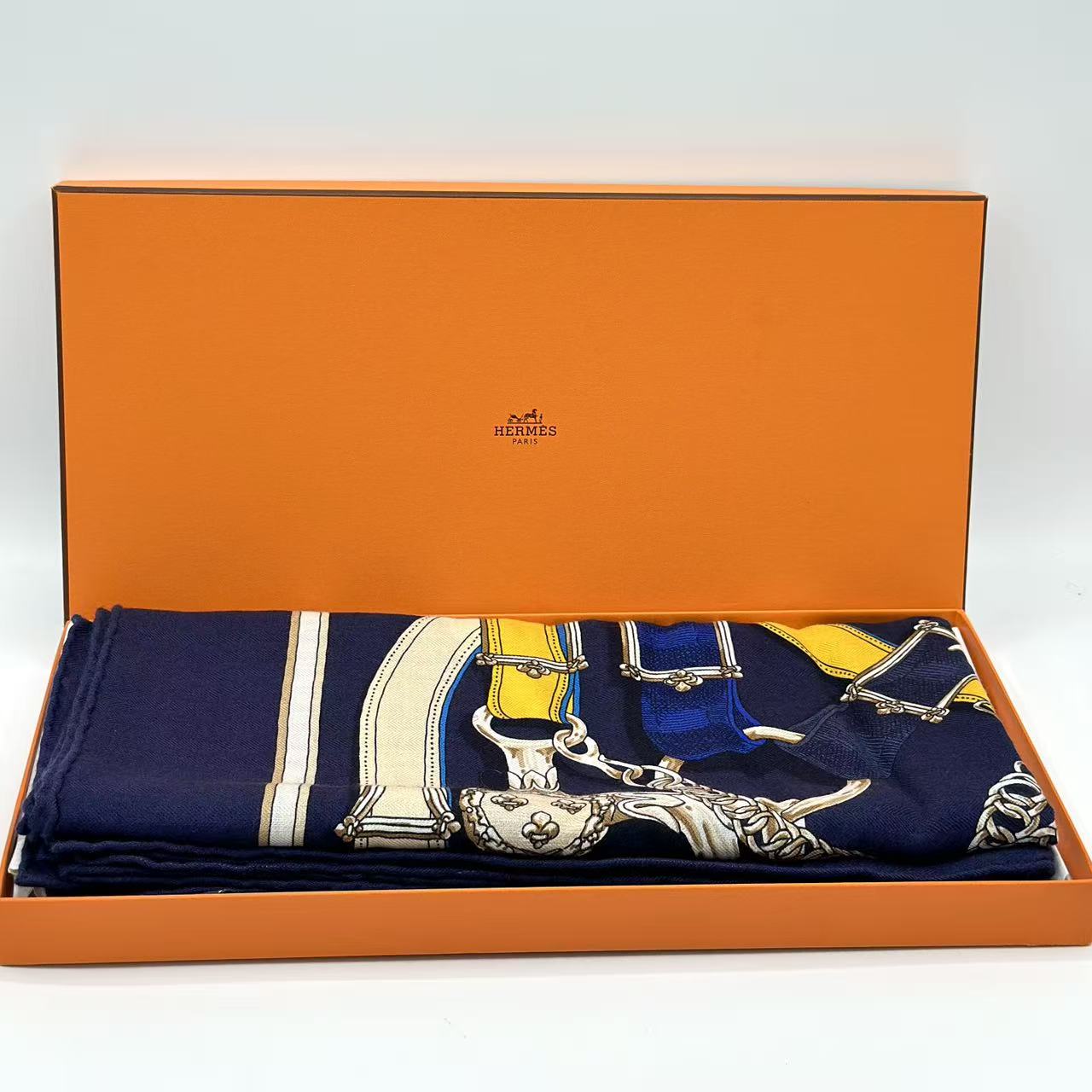 Chale Cashemire 140  CADOUR