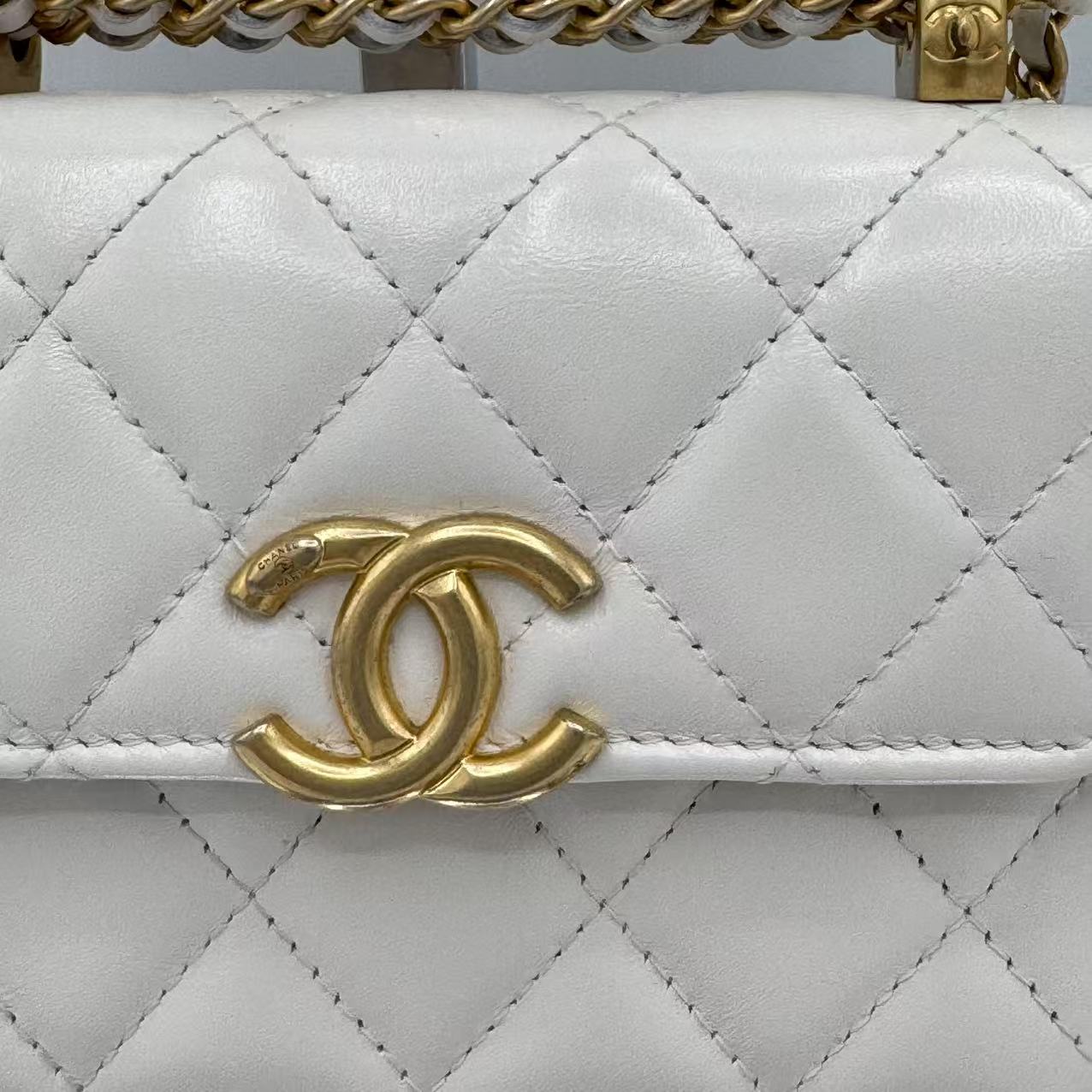Chanel  Calfskin Quilted Perfect Fit Coin Purse With Chain White