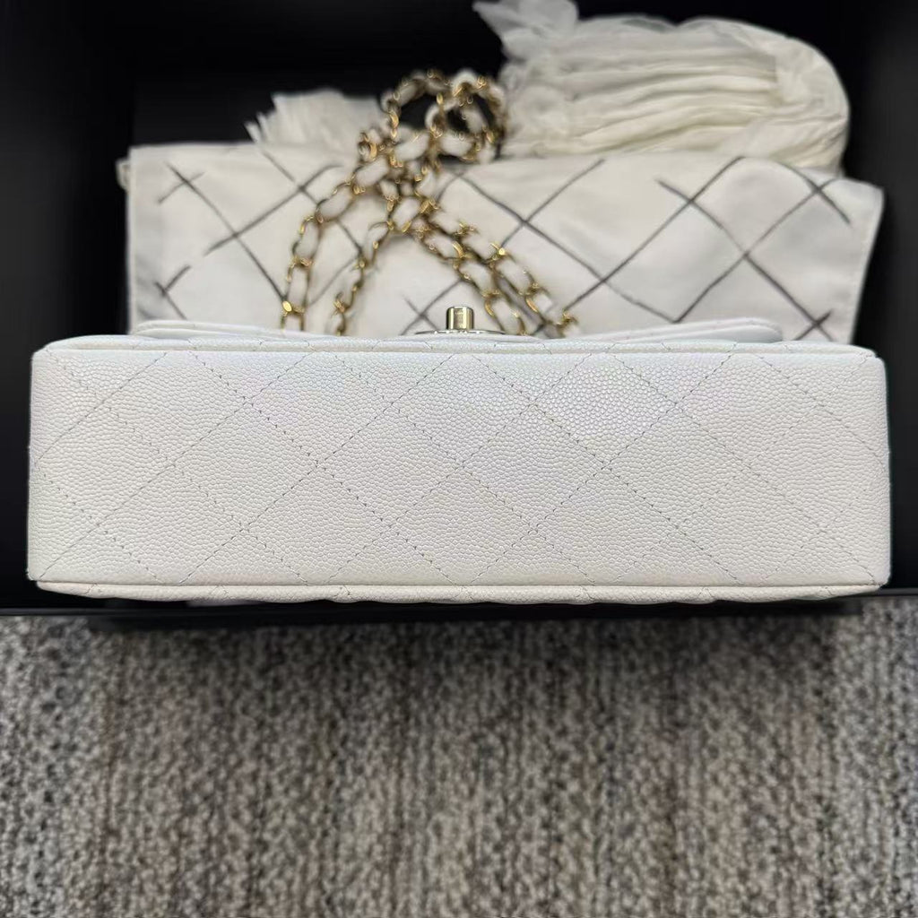 Classic double flap small caviar microchip