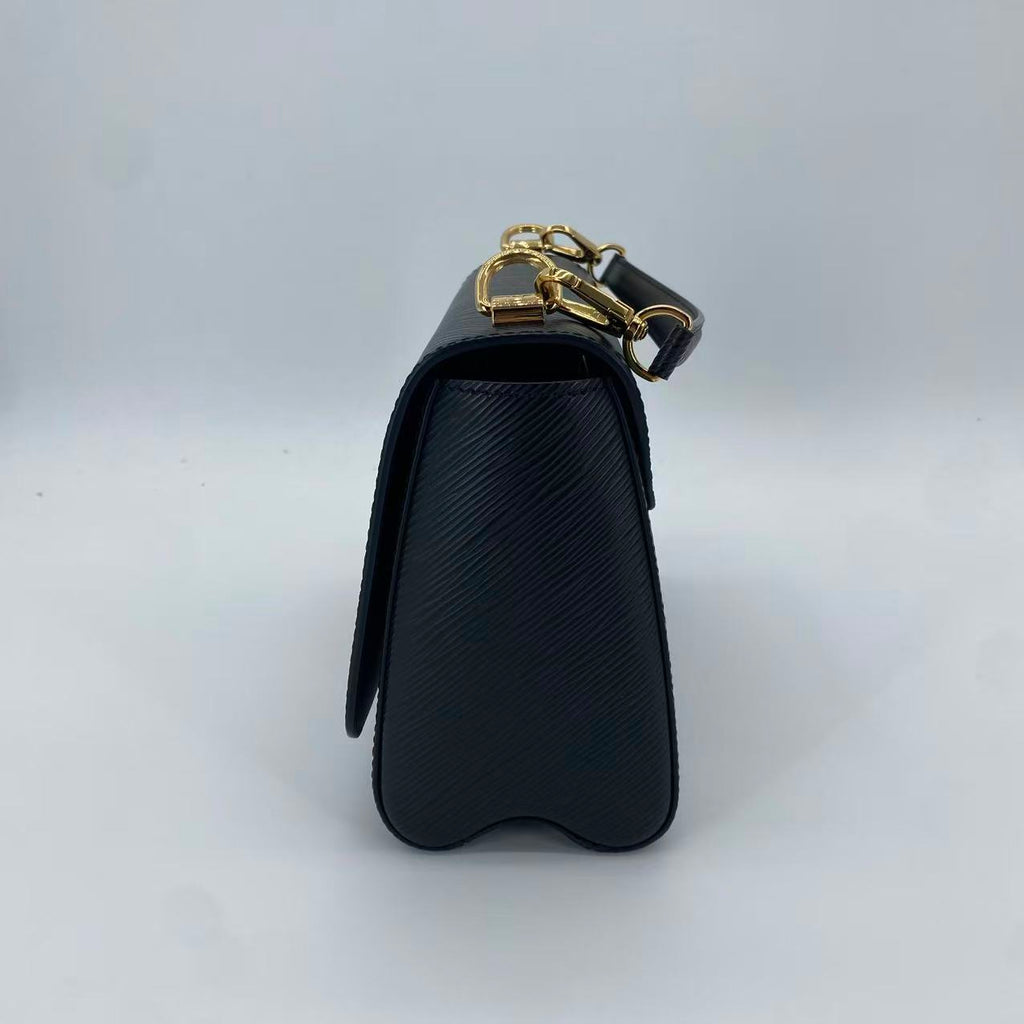 Twist MM Chain Bag
